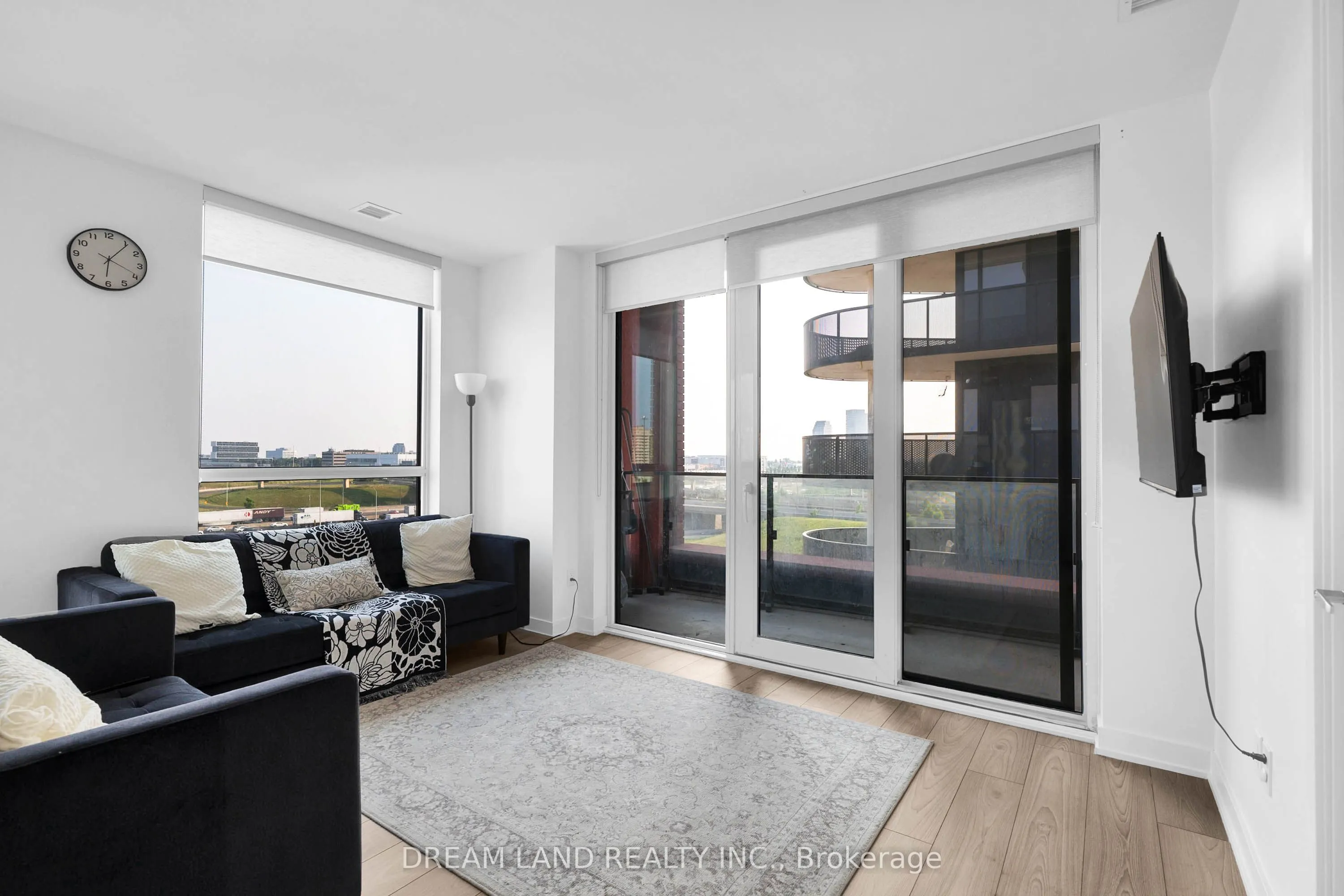 8 Tippett Road, #621