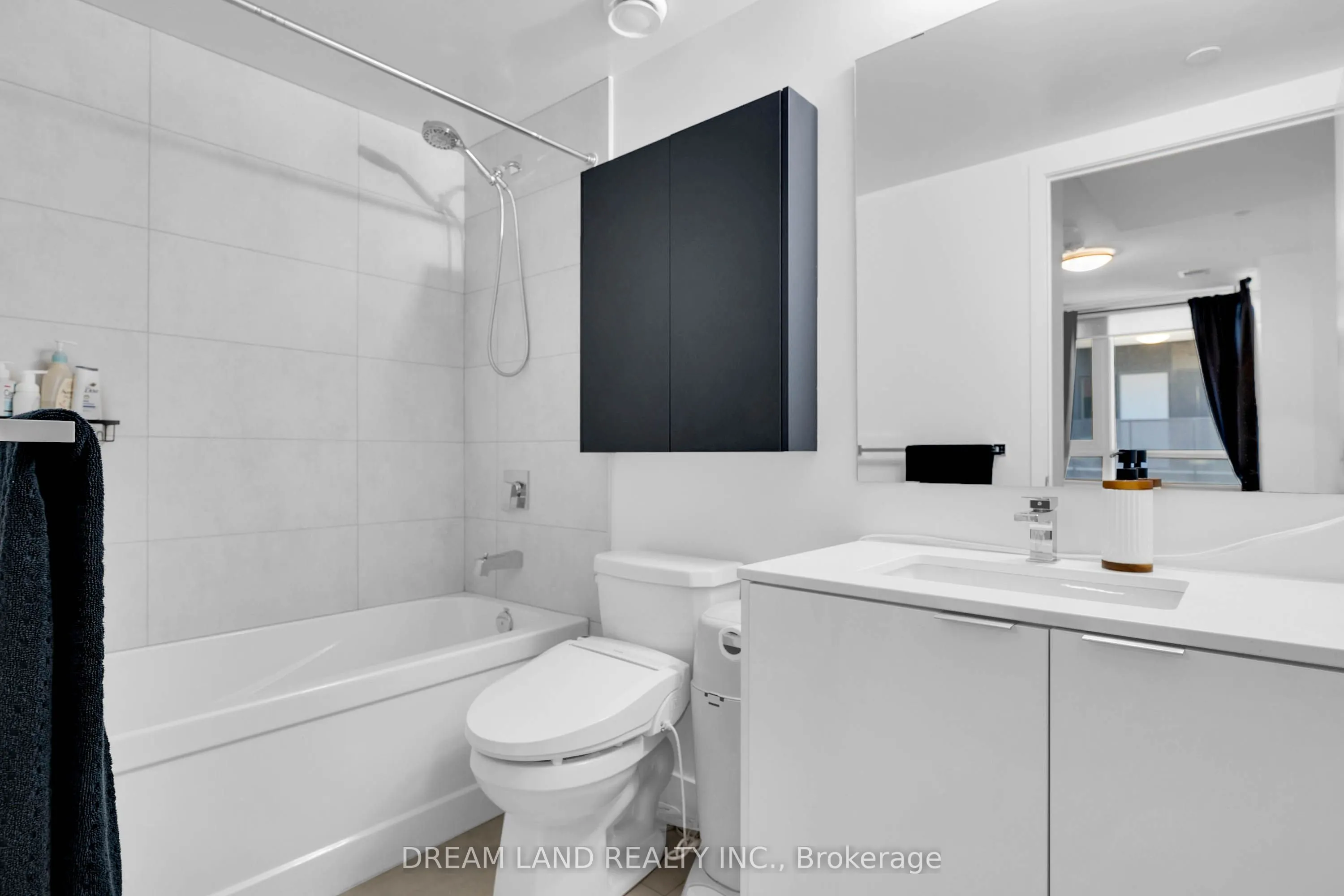 8 Tippett Road, #621