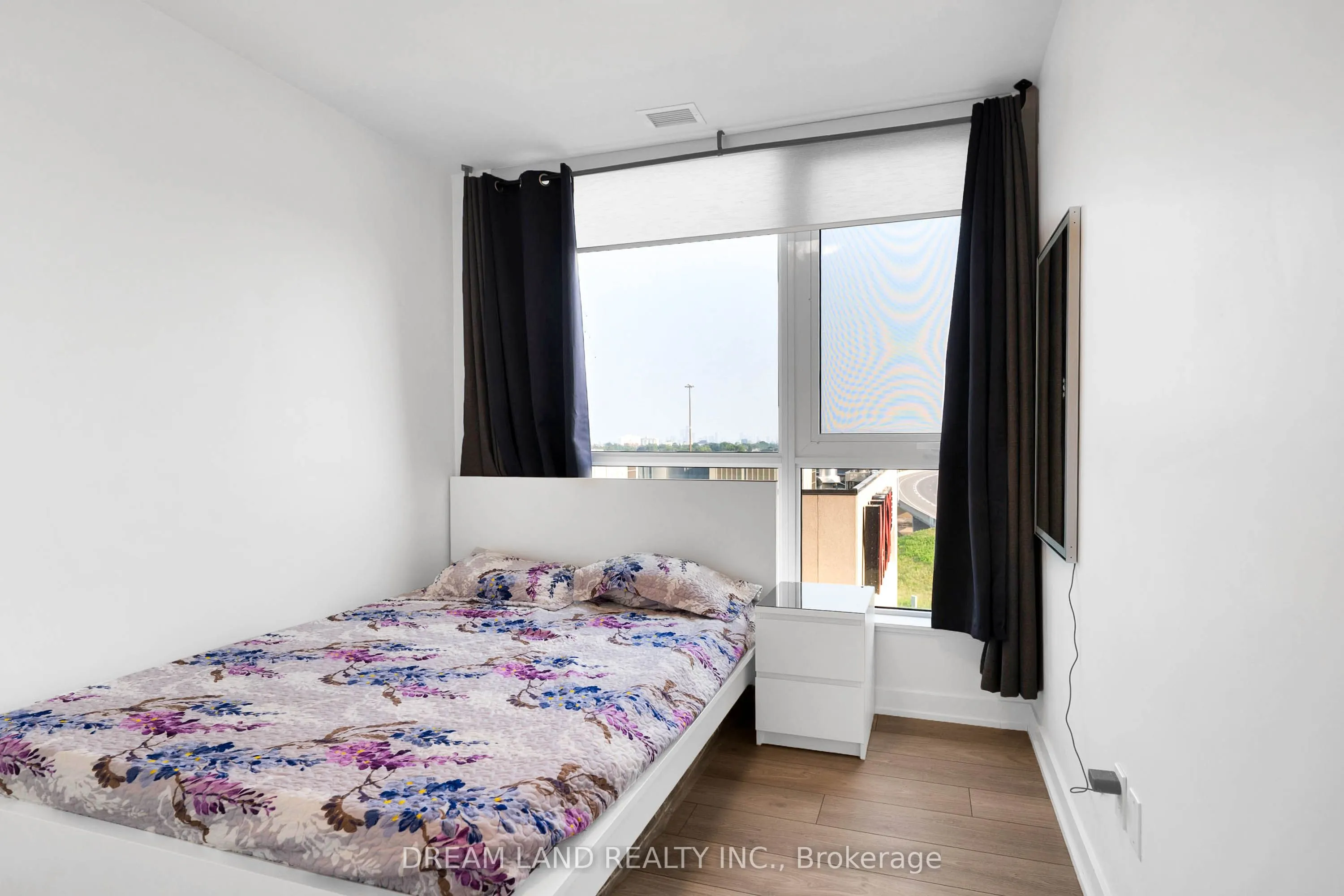 8 Tippett Road, #621