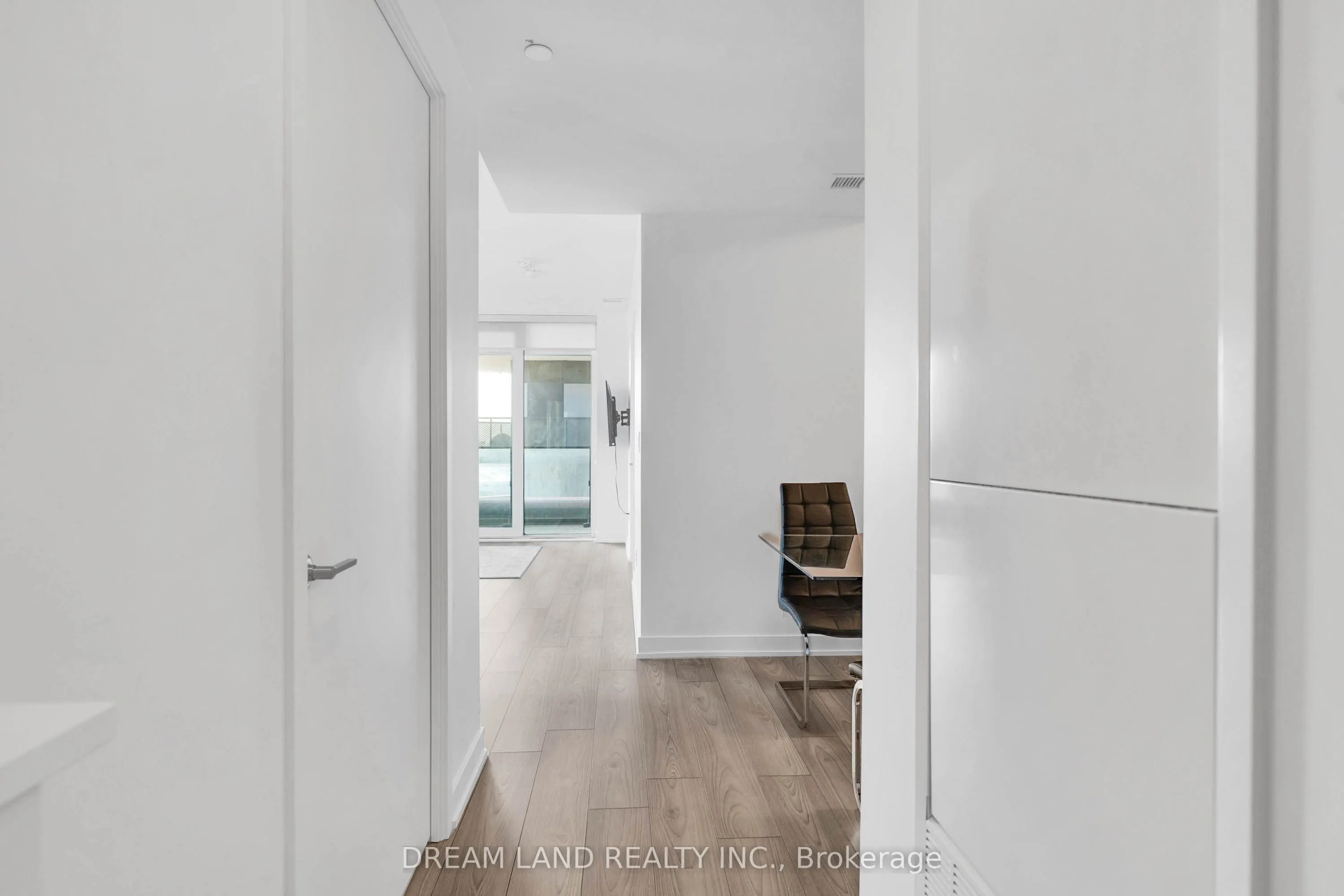 8 Tippett Road, #621