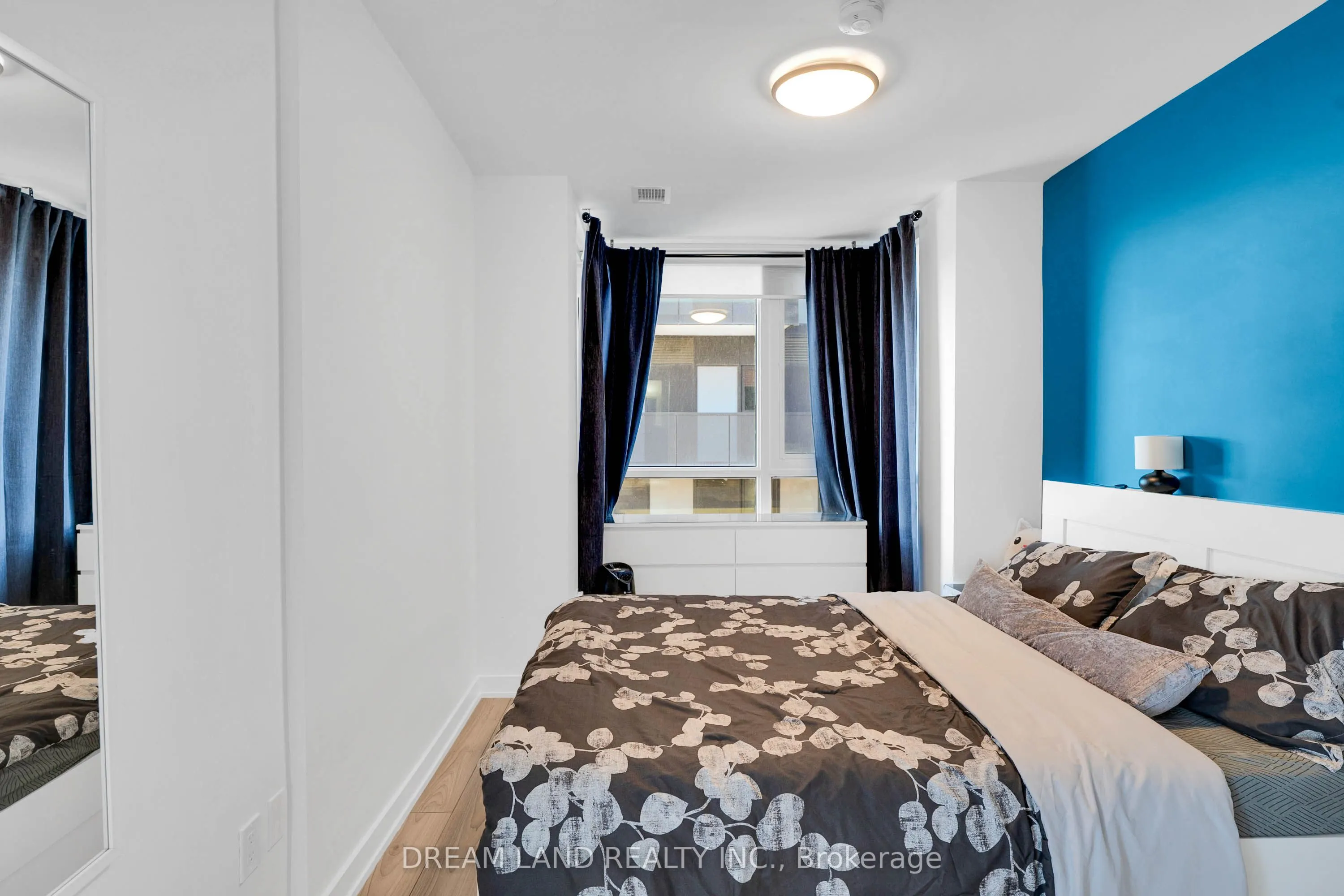 8 Tippett Road, #621