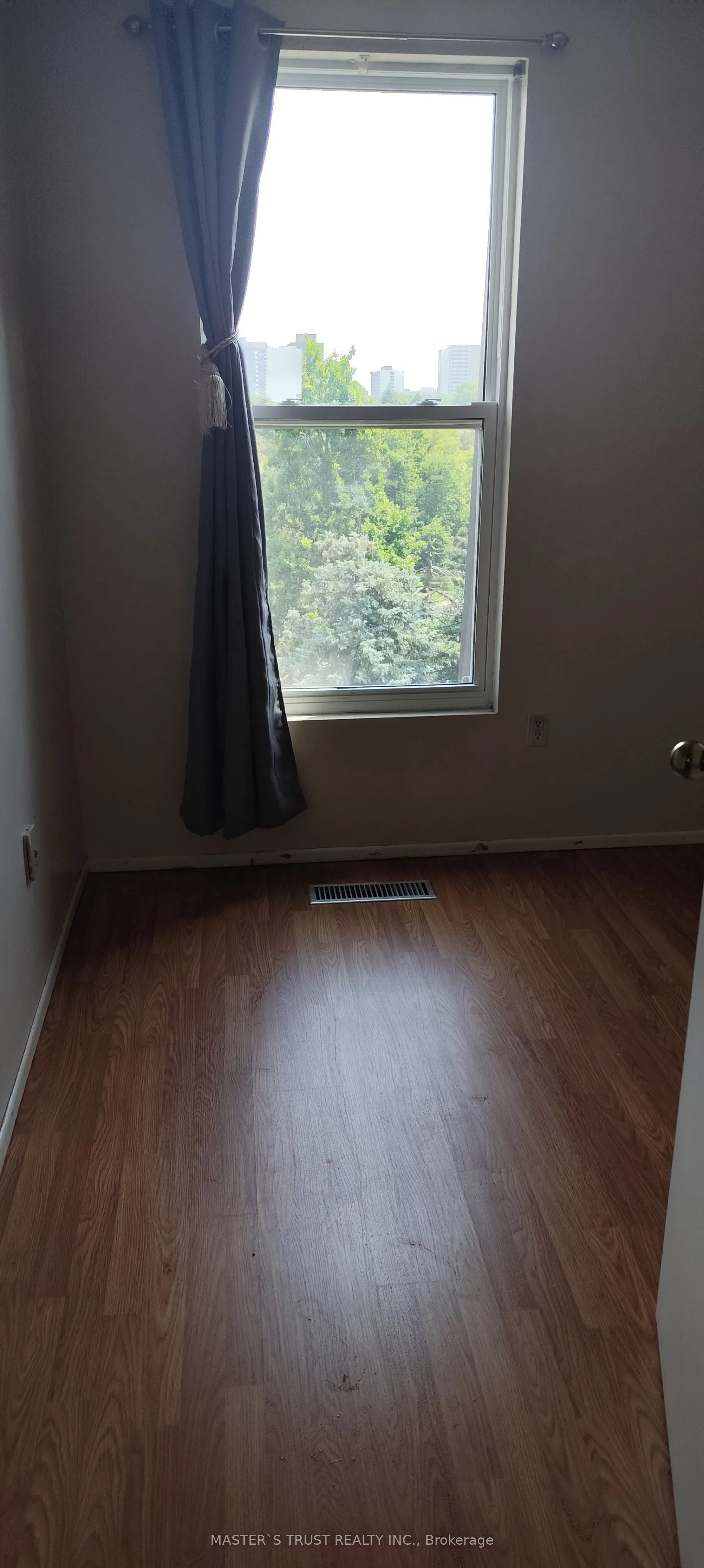 165 Cherokee Boulevard, #209