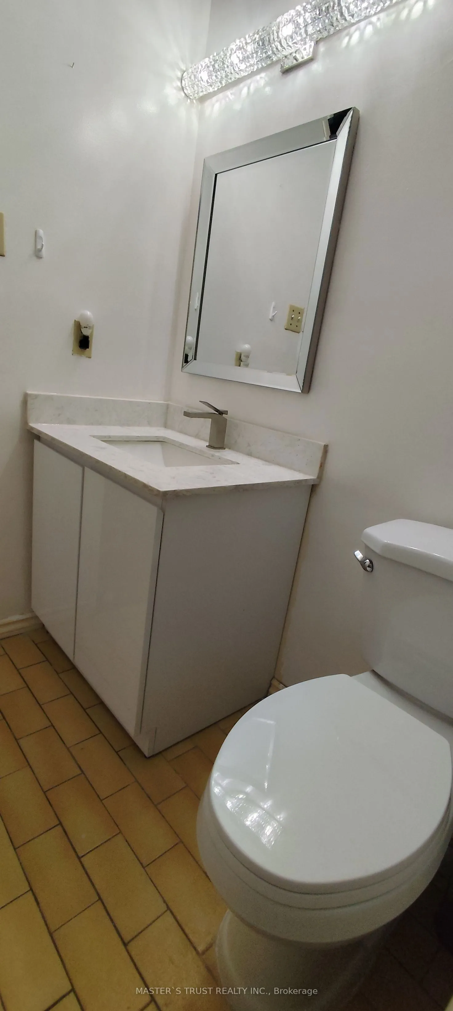 165 Cherokee Boulevard, #209