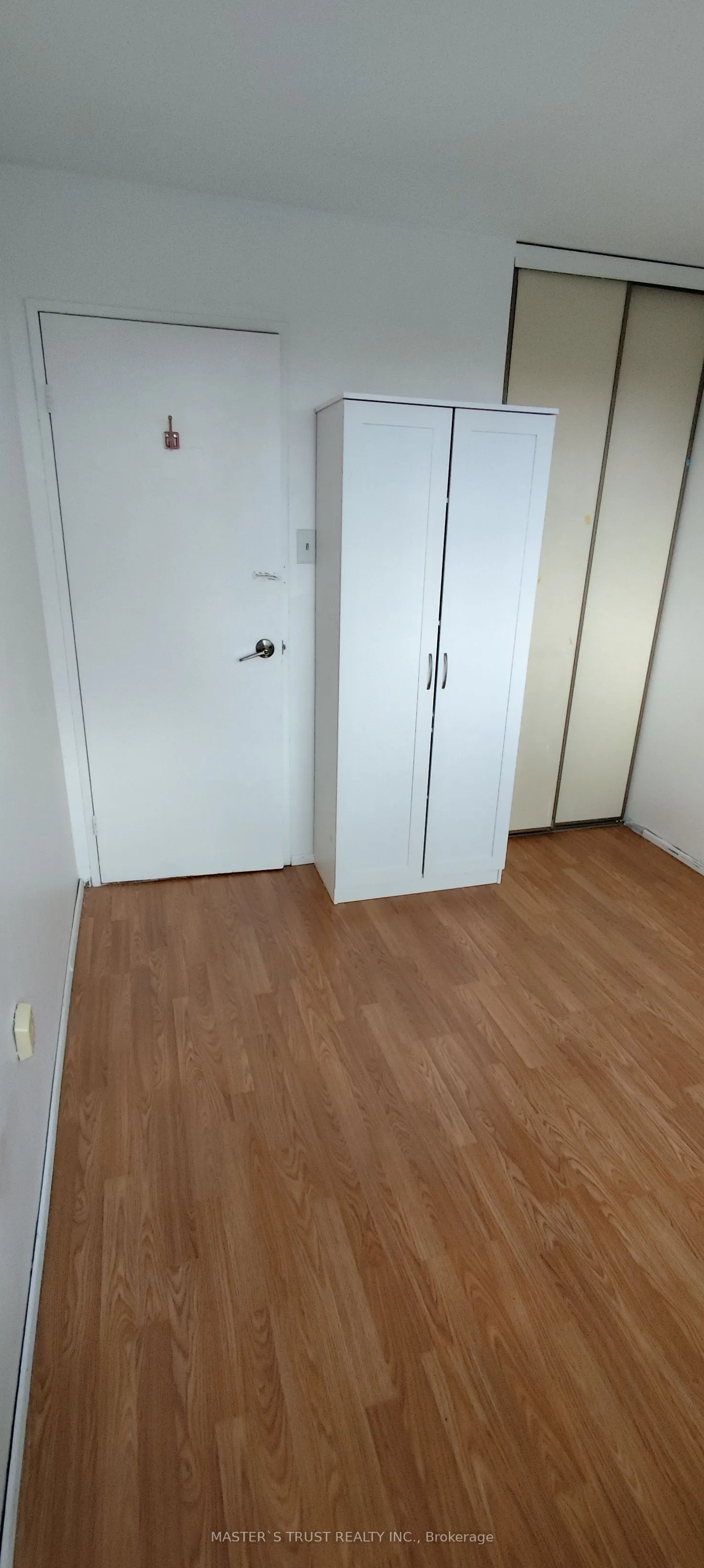 165 Cherokee Boulevard, #209