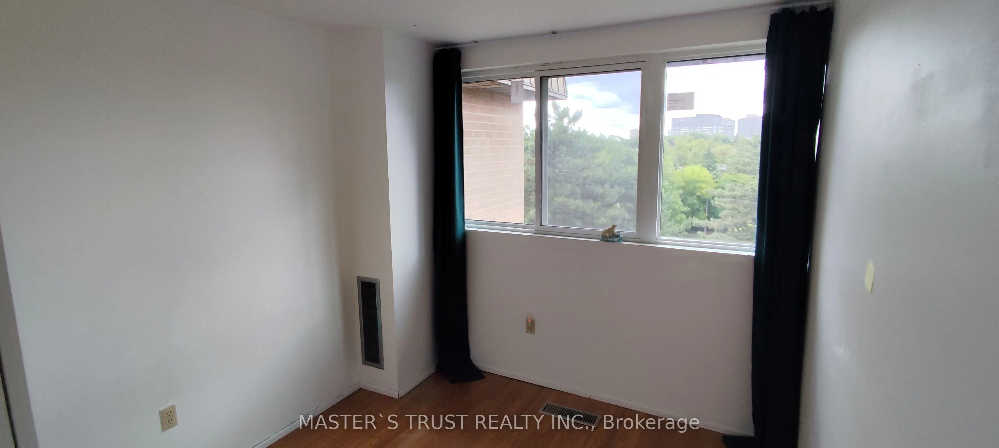 165 Cherokee Boulevard, #209