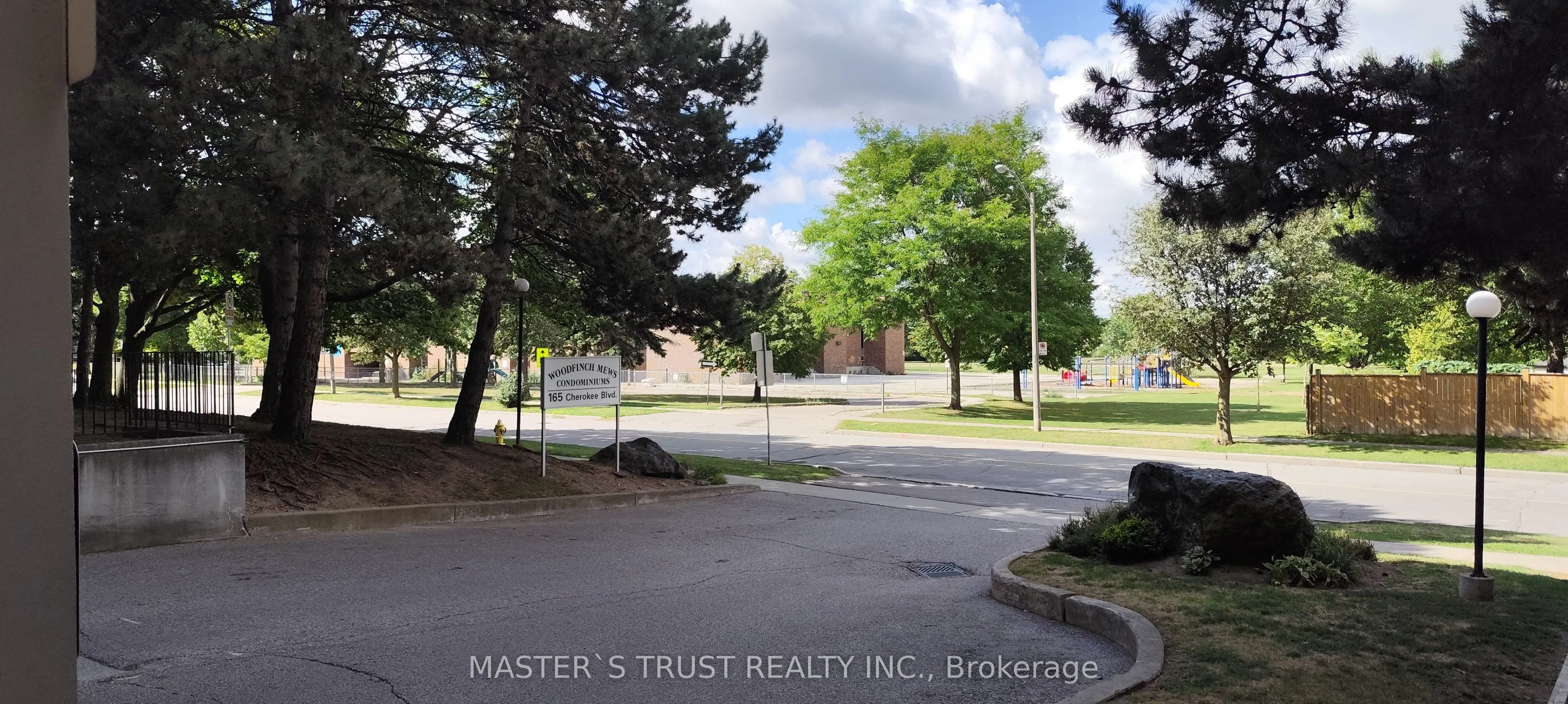 165 Cherokee Boulevard, #209