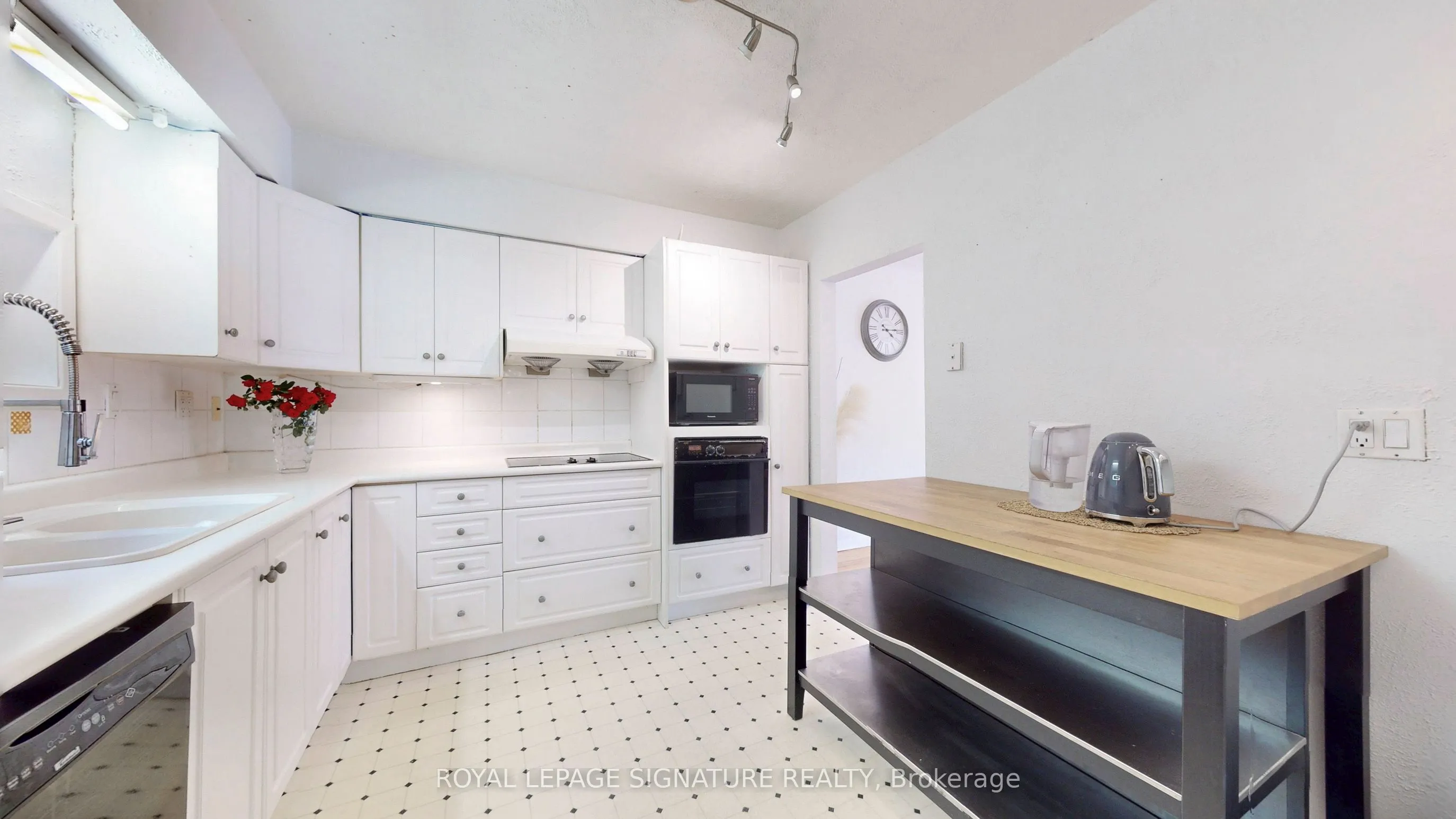 6 Esterbrooke Avenue, #76