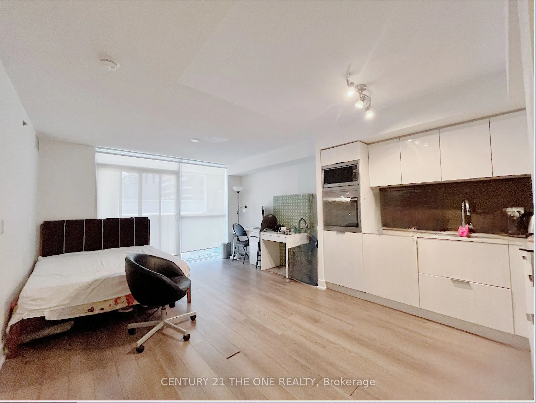 318 Richmond Street W, #710