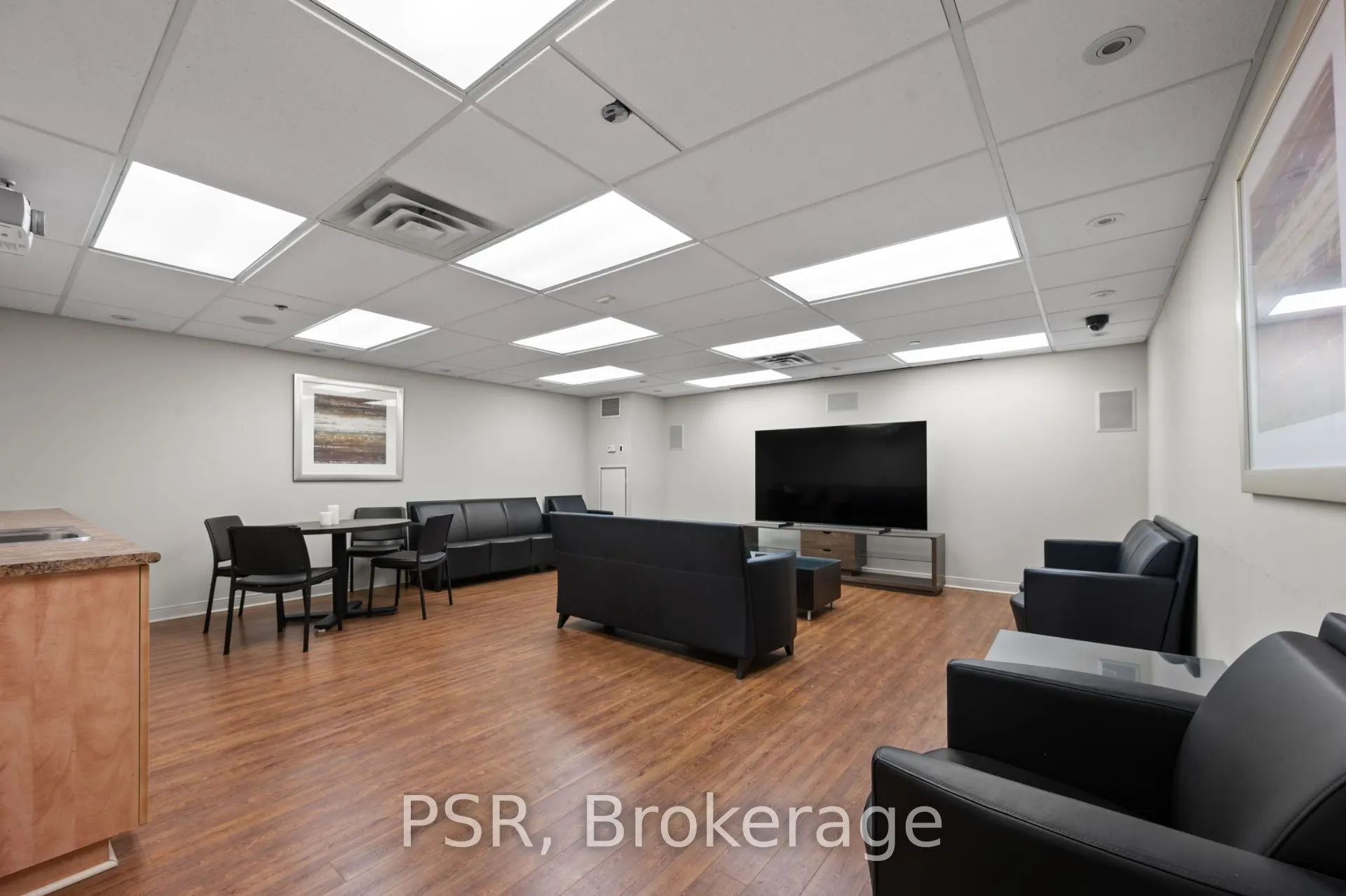 515 Rosewell Avenue, #711