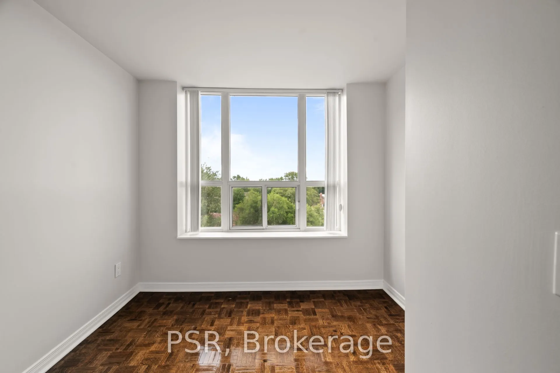 515 Rosewell Avenue, #711