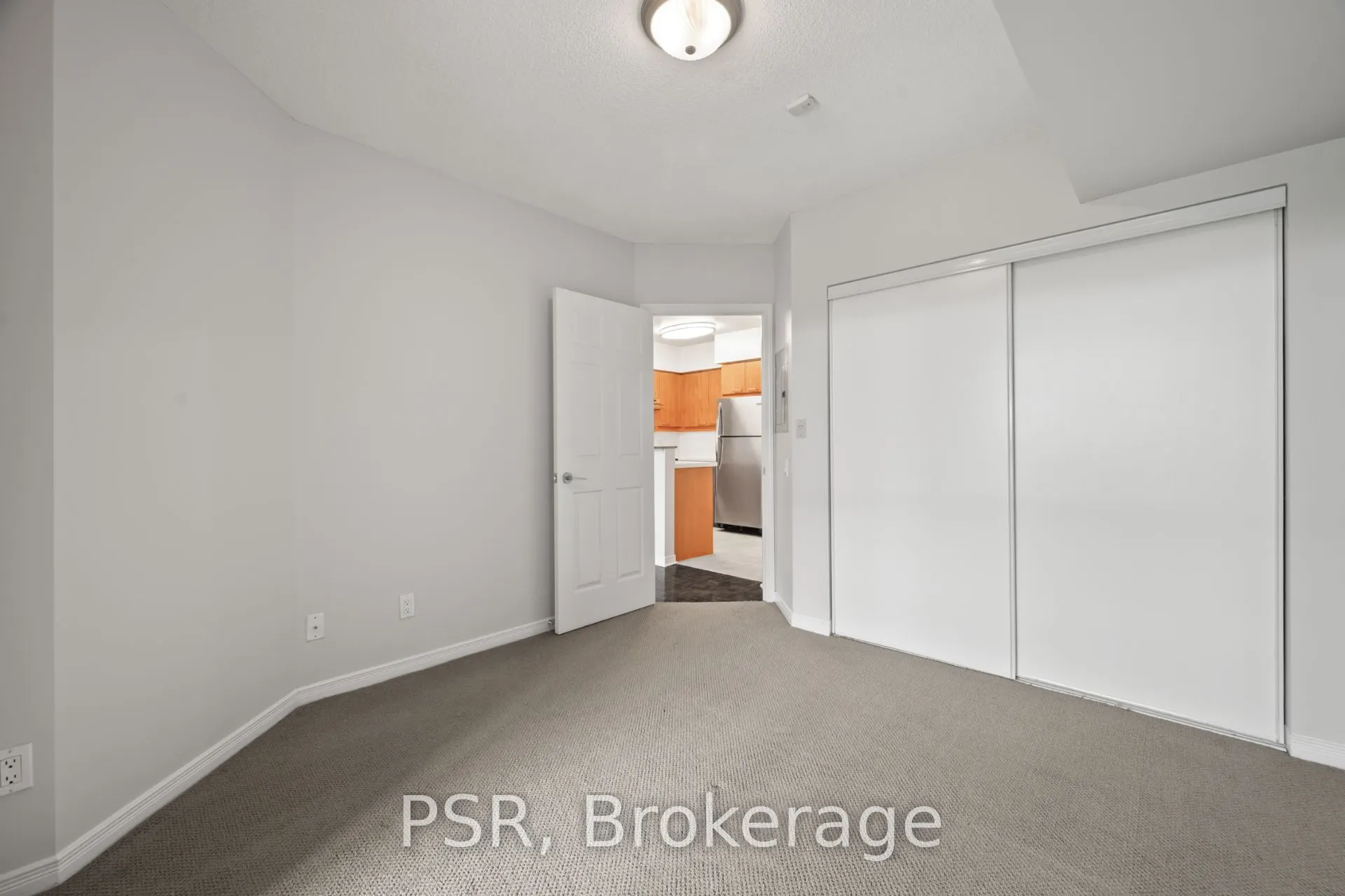 515 Rosewell Avenue, #711