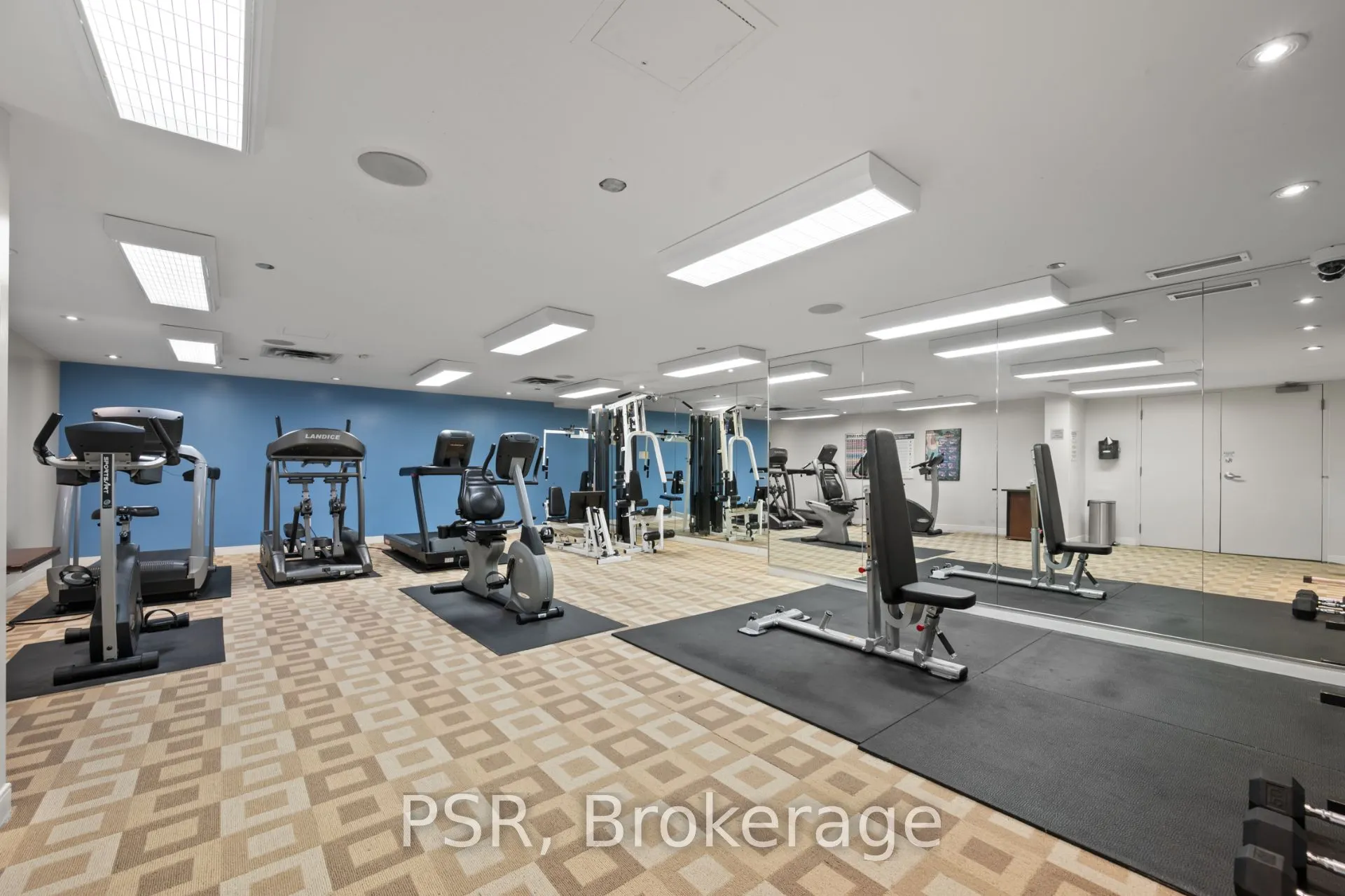 515 Rosewell Avenue, #711