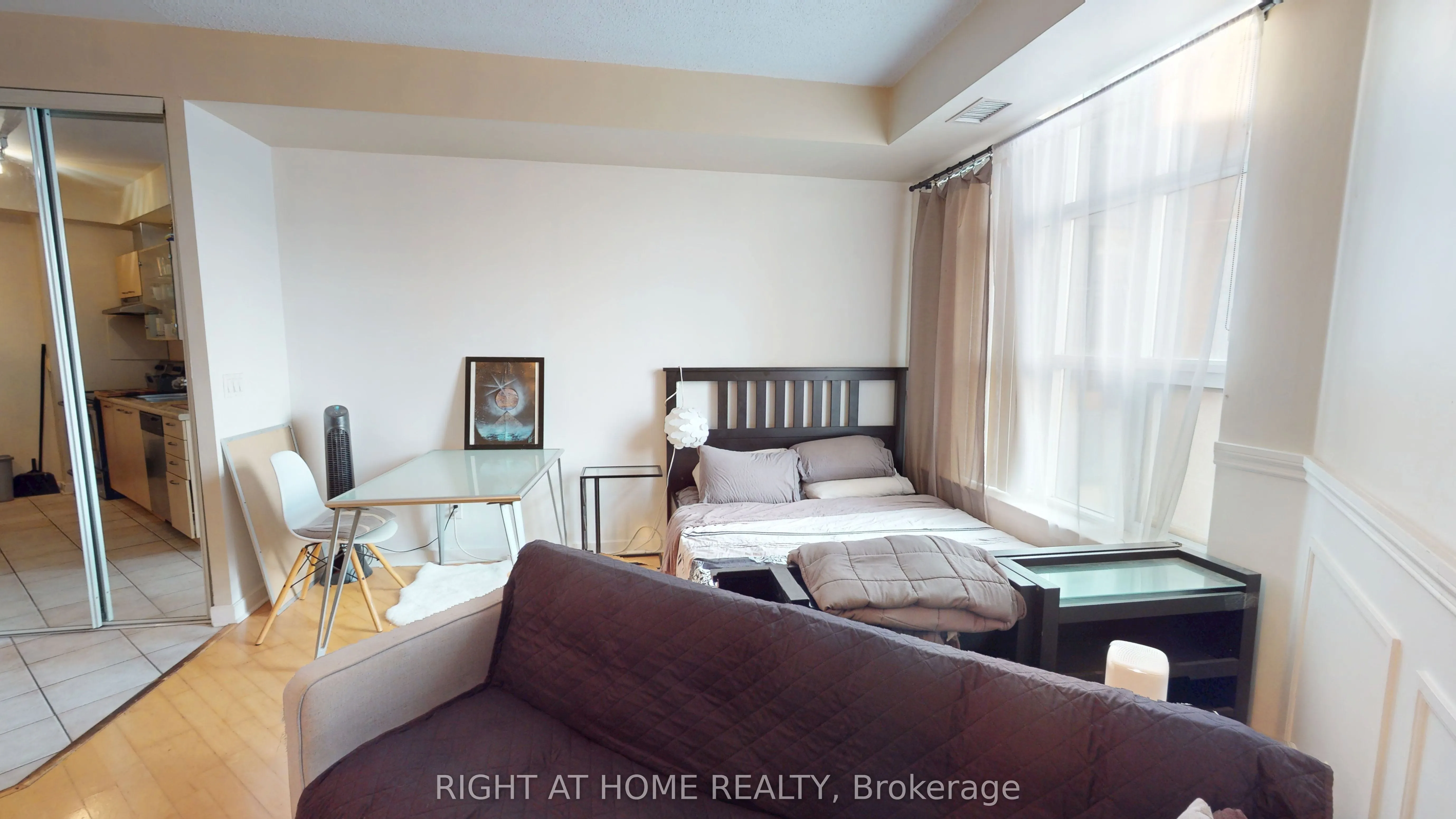 438 Richmond Street W, #908
