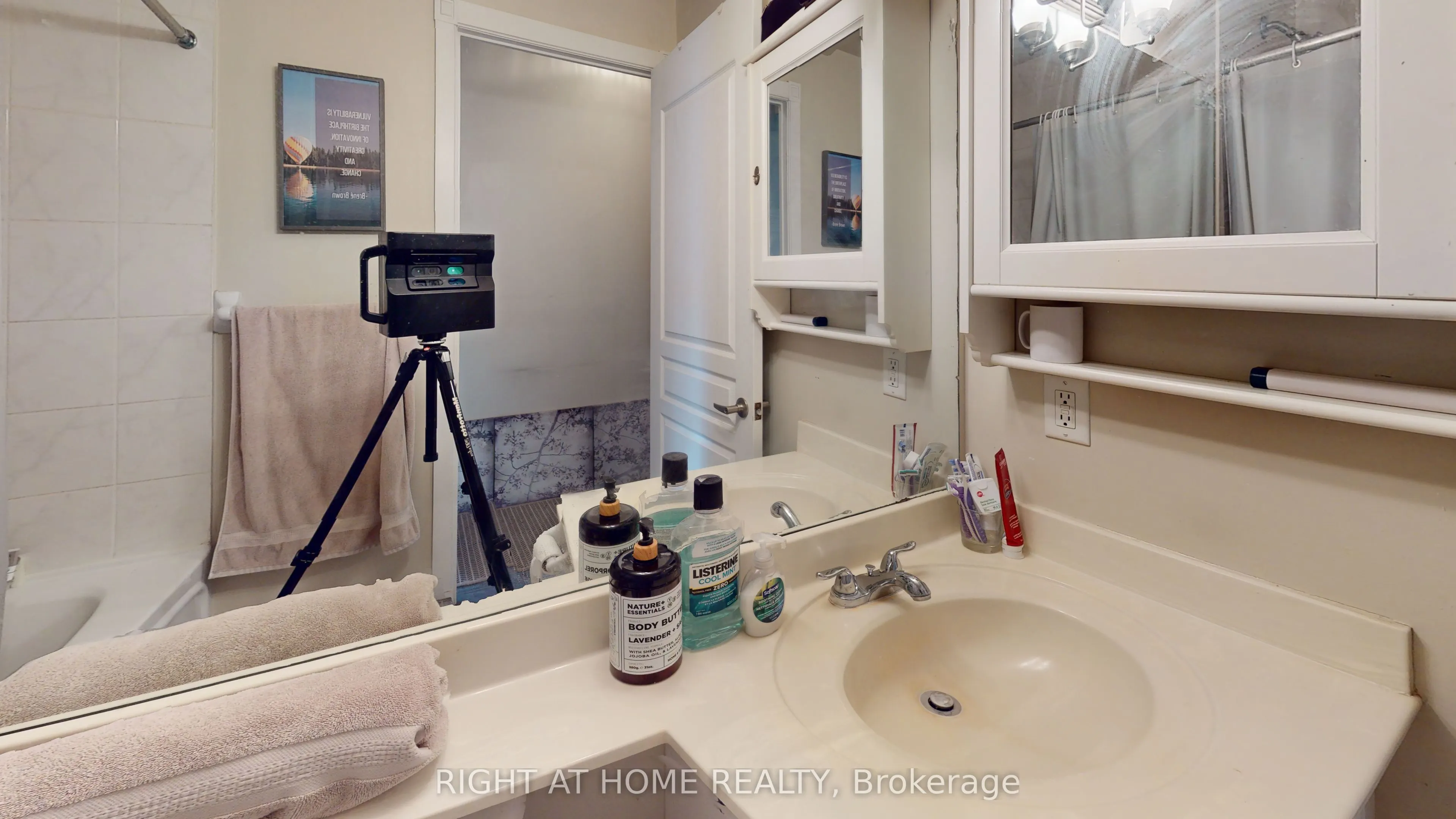 438 Richmond Street W, #908