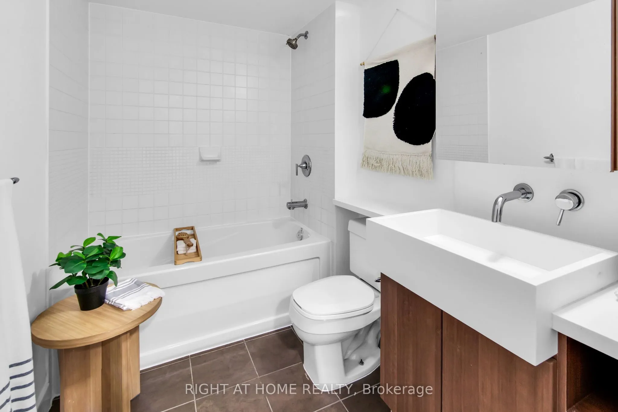 11 Brunel Court, #2509