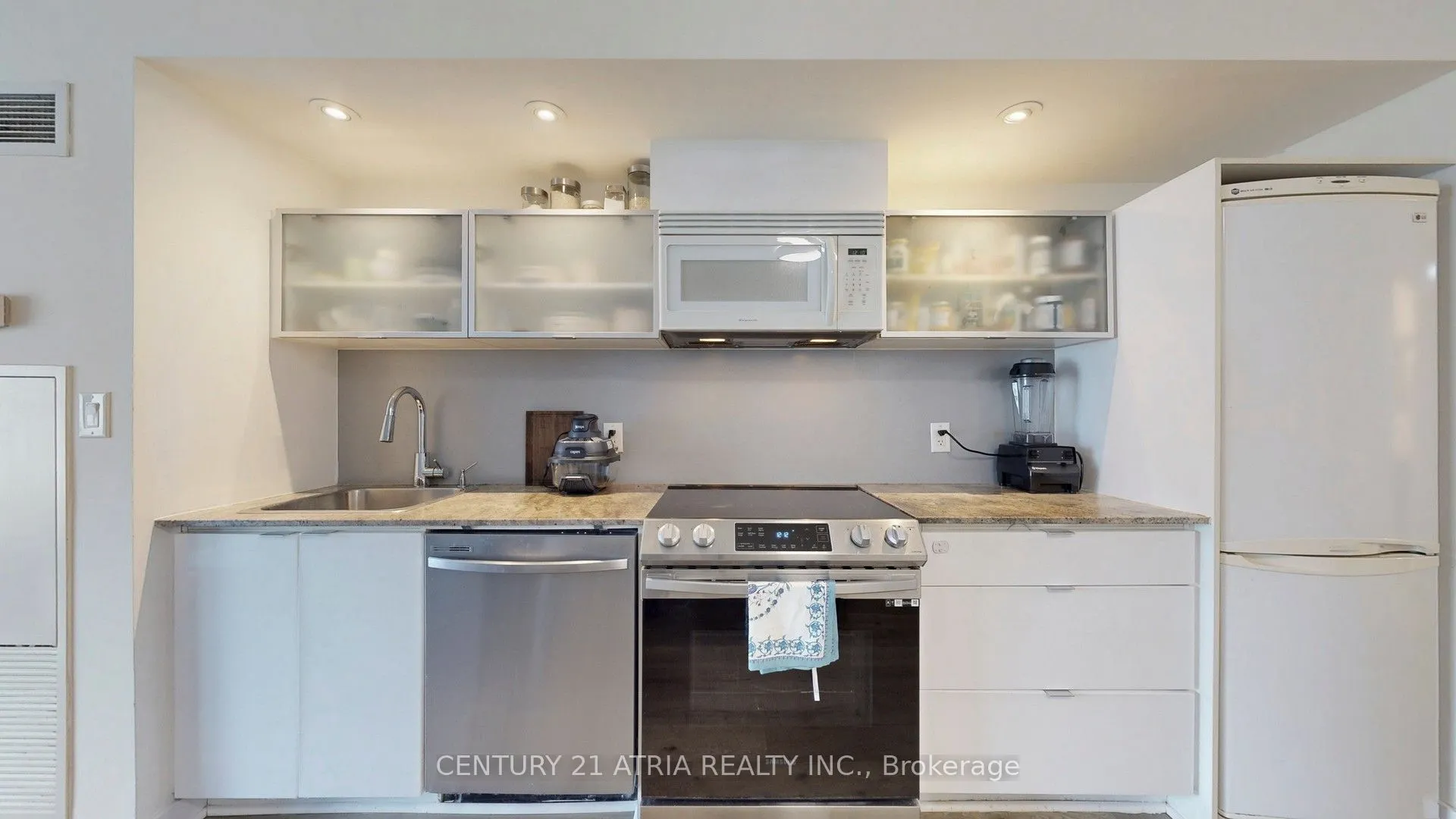 4K Spadina Avenue, #1708