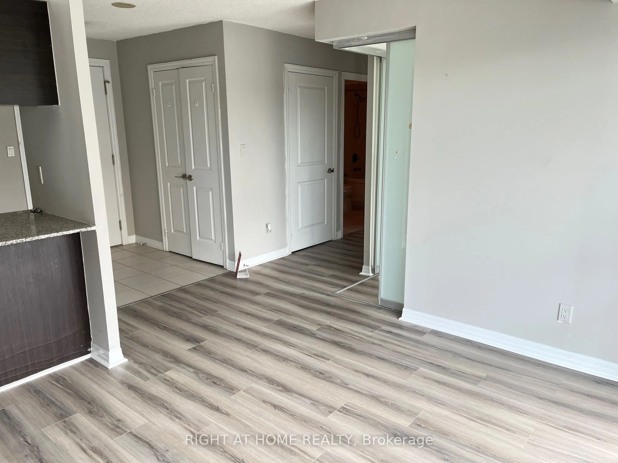 275 Yorkland Road, #204