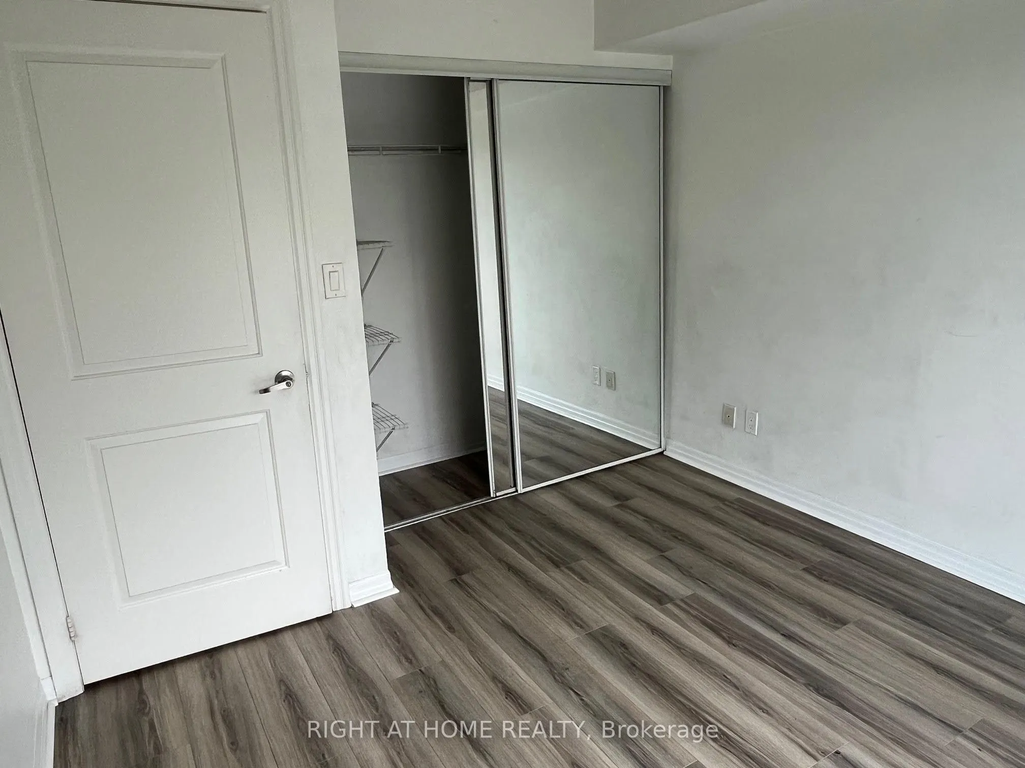 275 Yorkland Road, #204