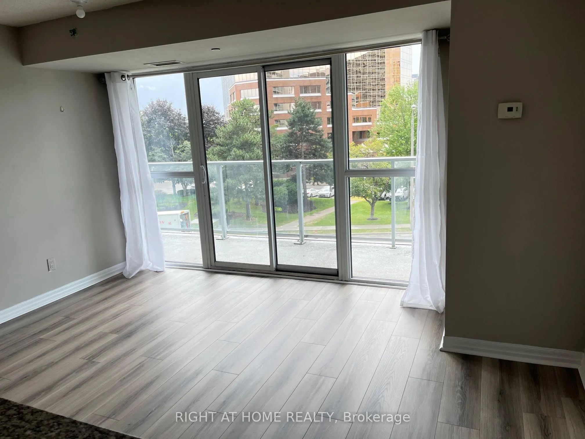 275 Yorkland Road, #204