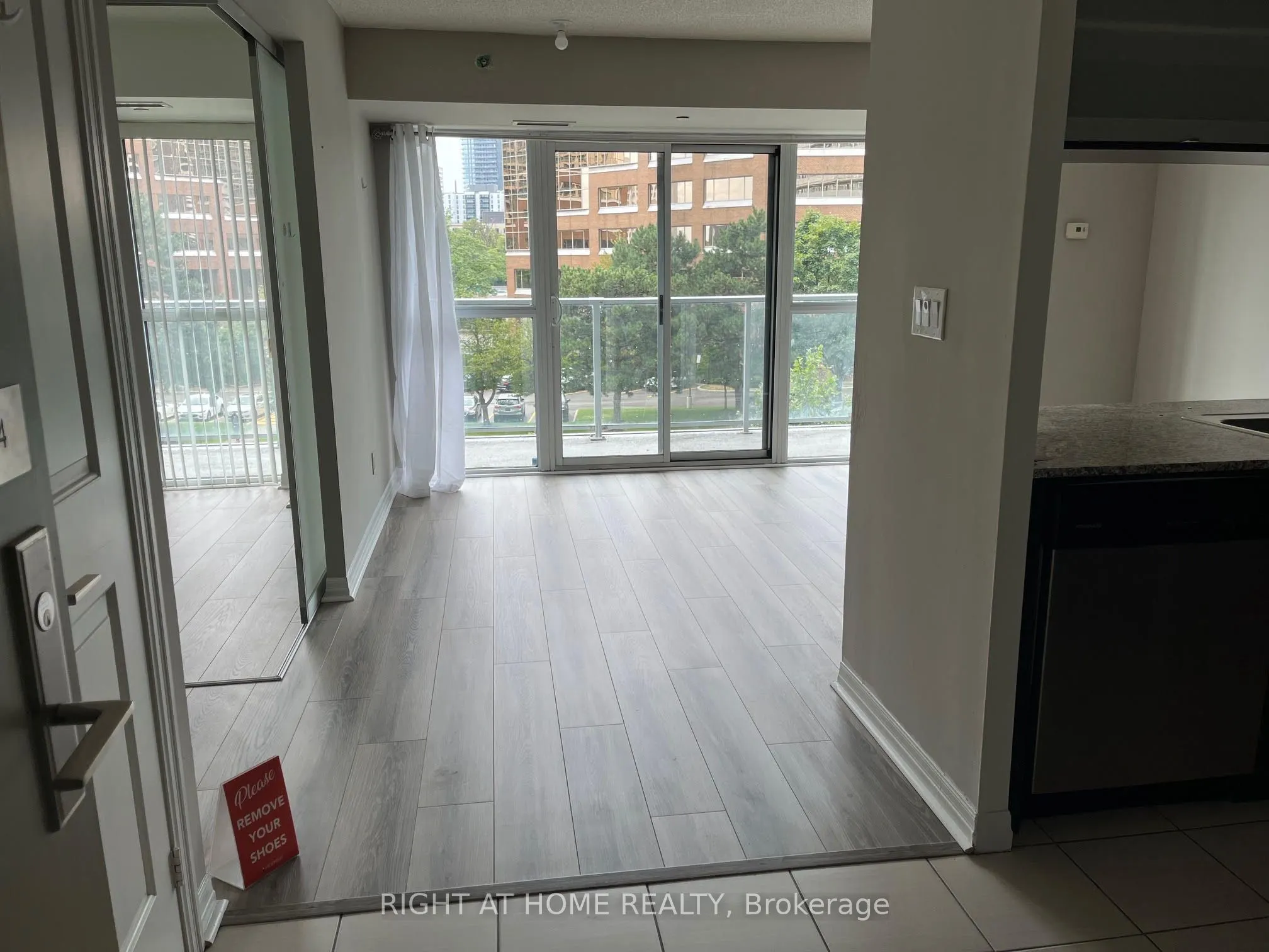 275 Yorkland Road, #204