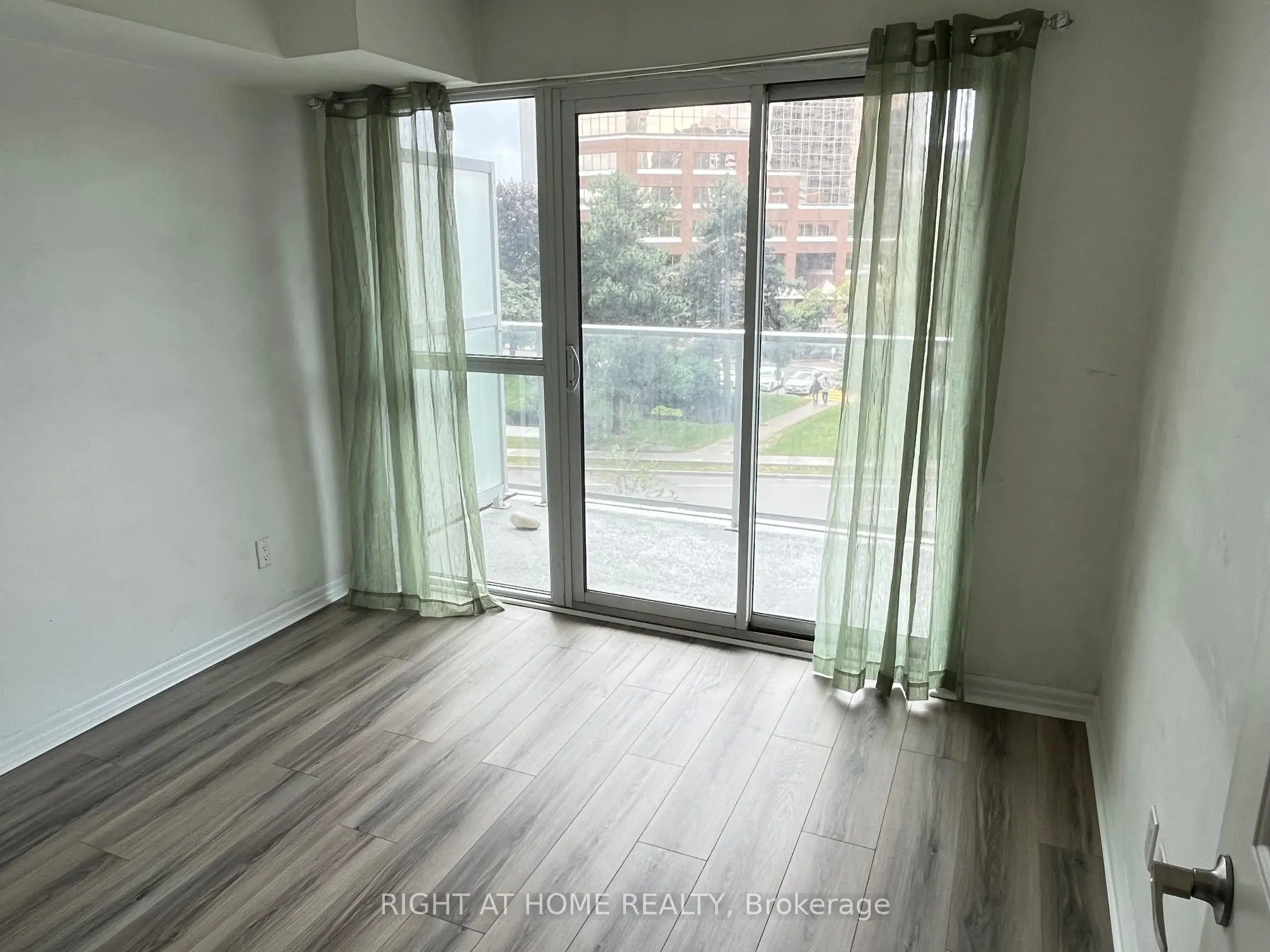 275 Yorkland Road, #204