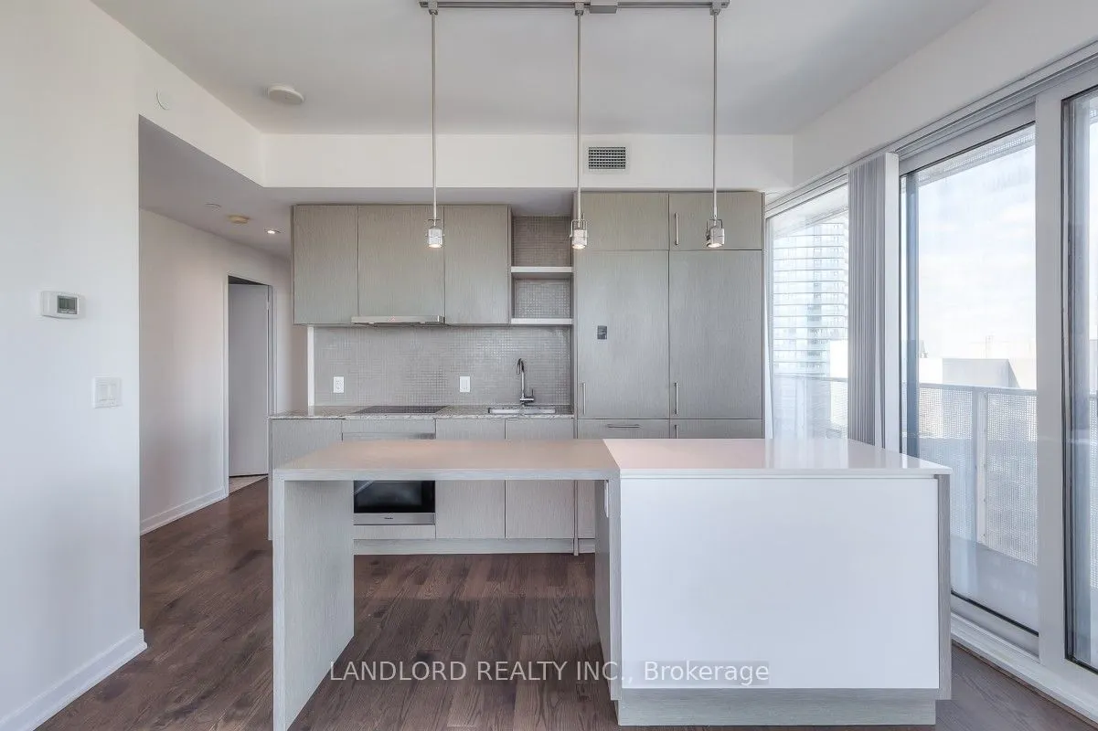 100 Harbour Street, #5804