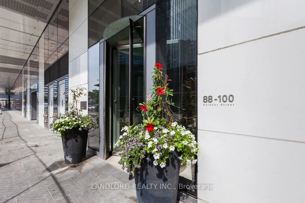 100 Harbour Street, #5804