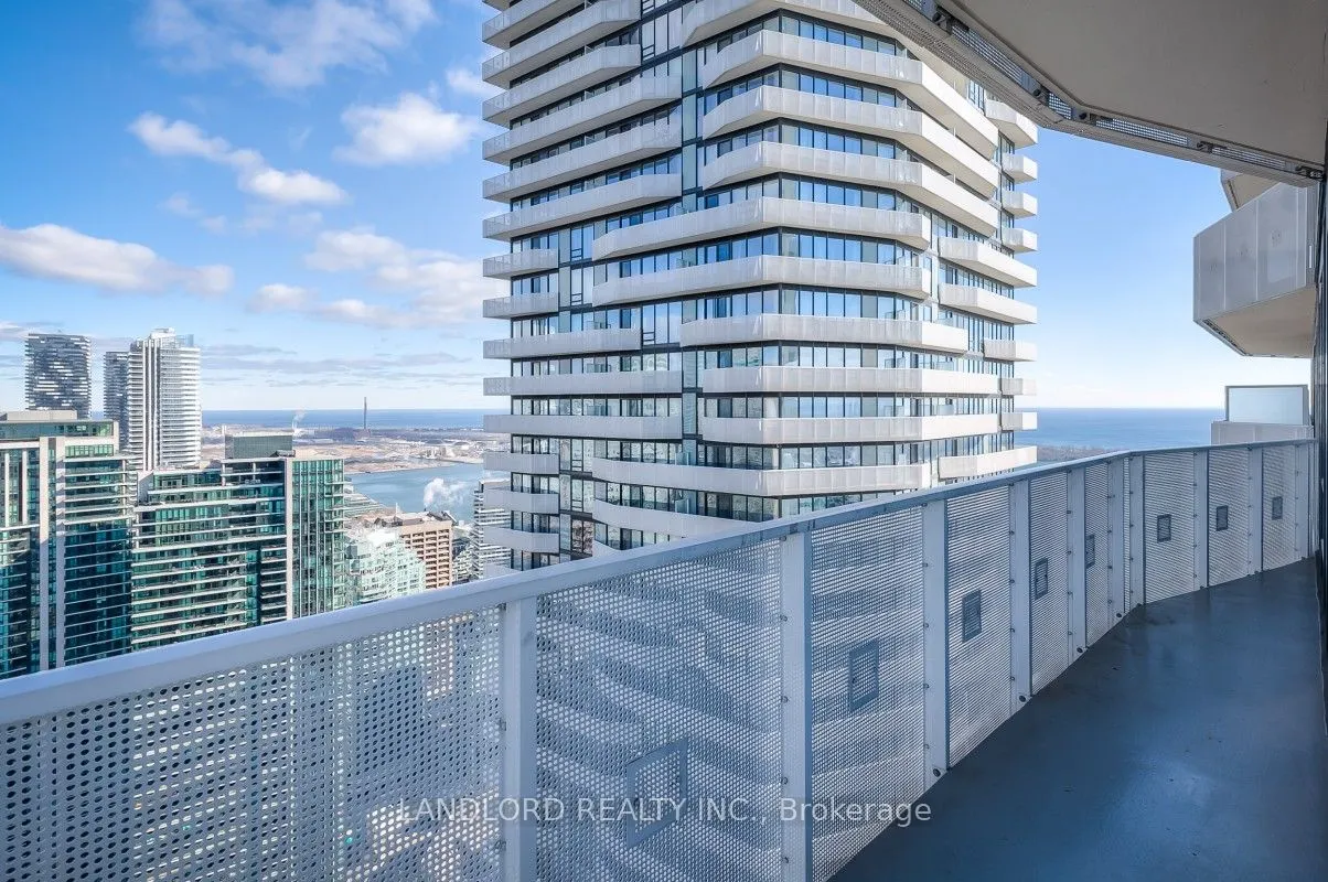 100 Harbour Street, #5804
