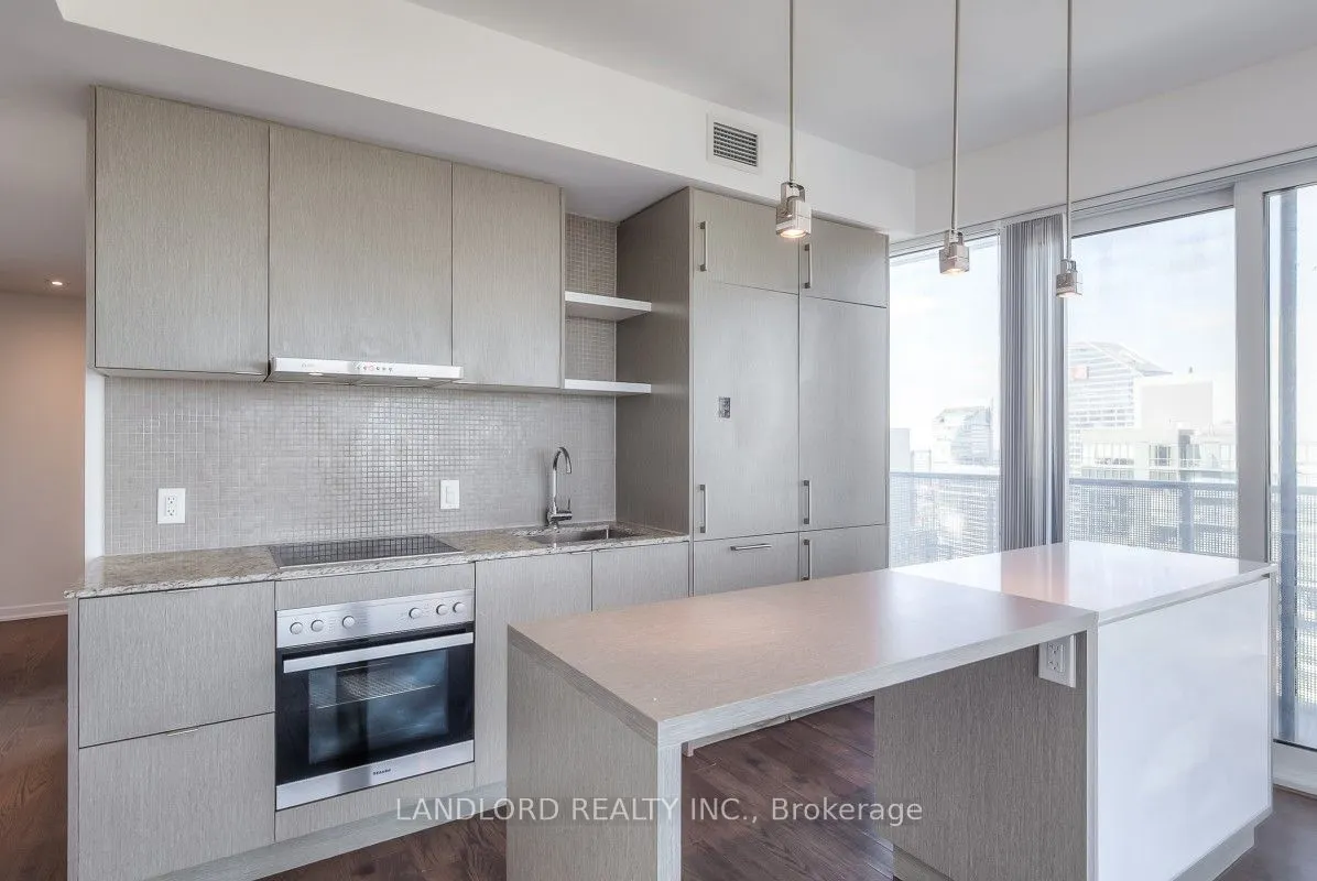 100 Harbour Street, #5804