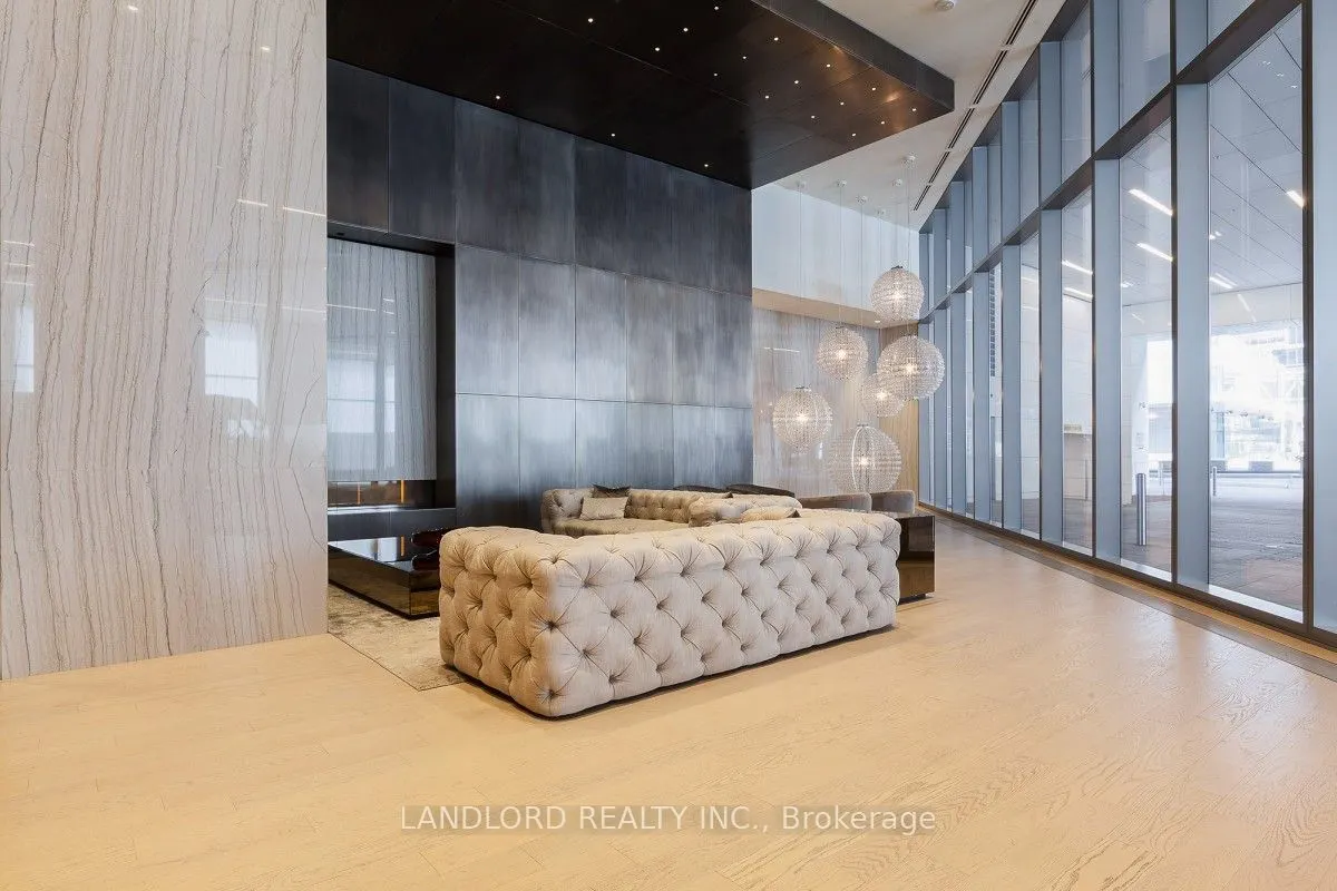 100 Harbour Street, #5804