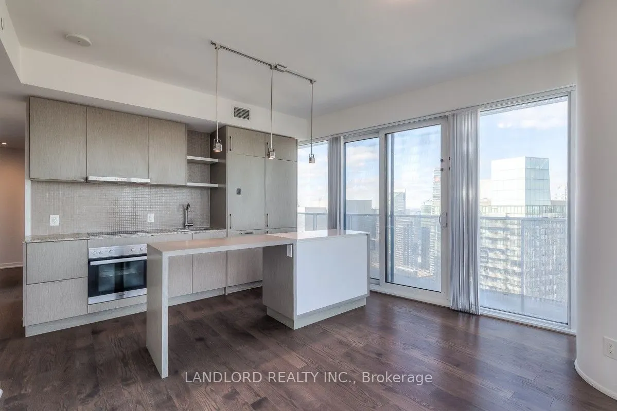 100 Harbour Street, #5804