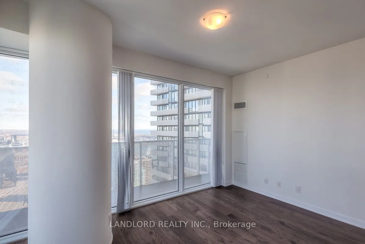 100 Harbour Street, #5804
