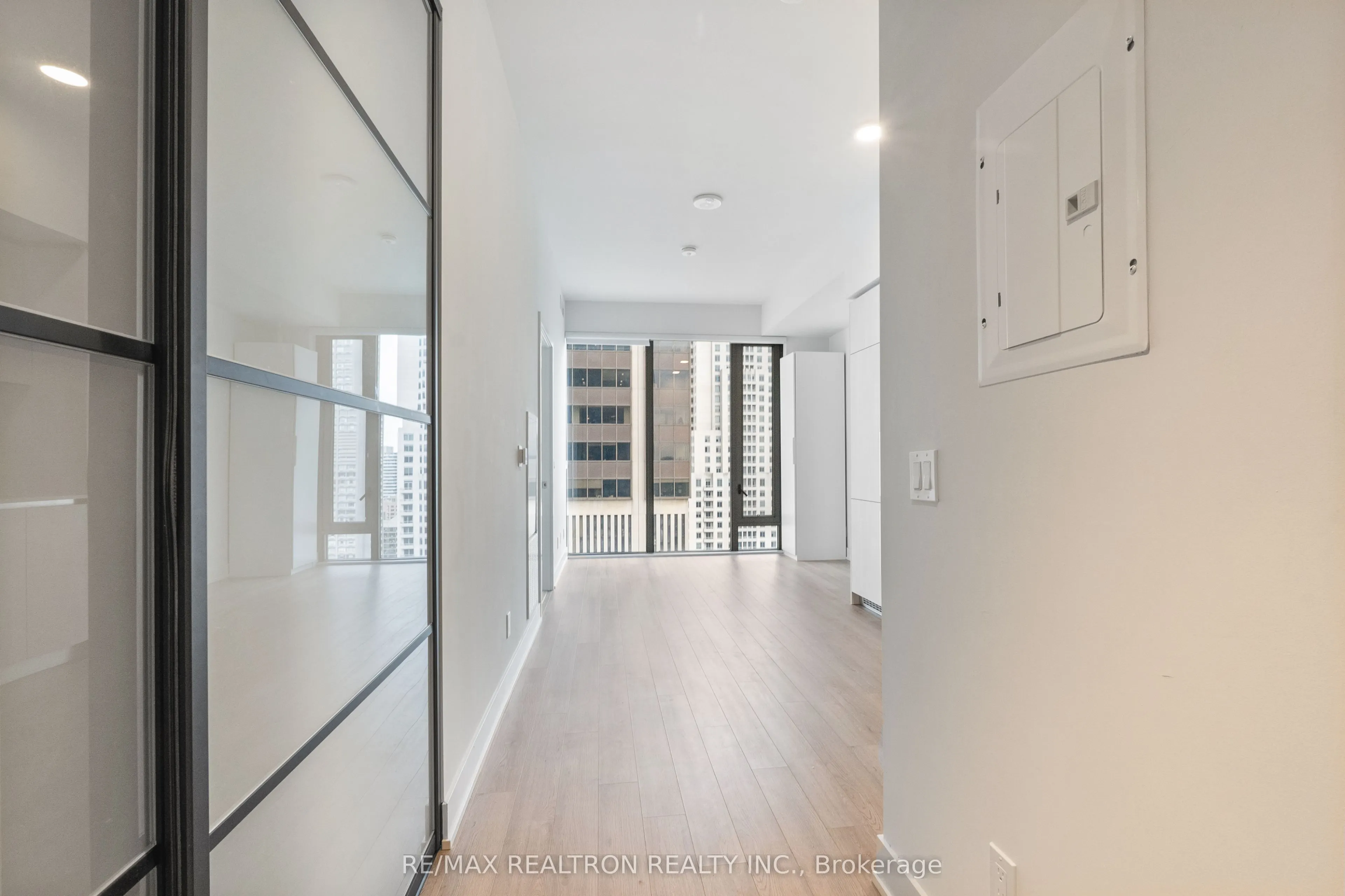8 Cumberland Street, #2704