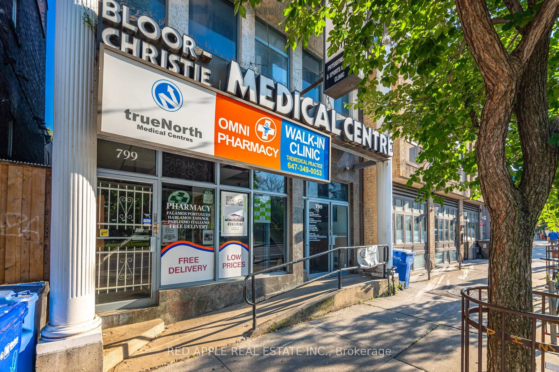799 Bloor Street W
