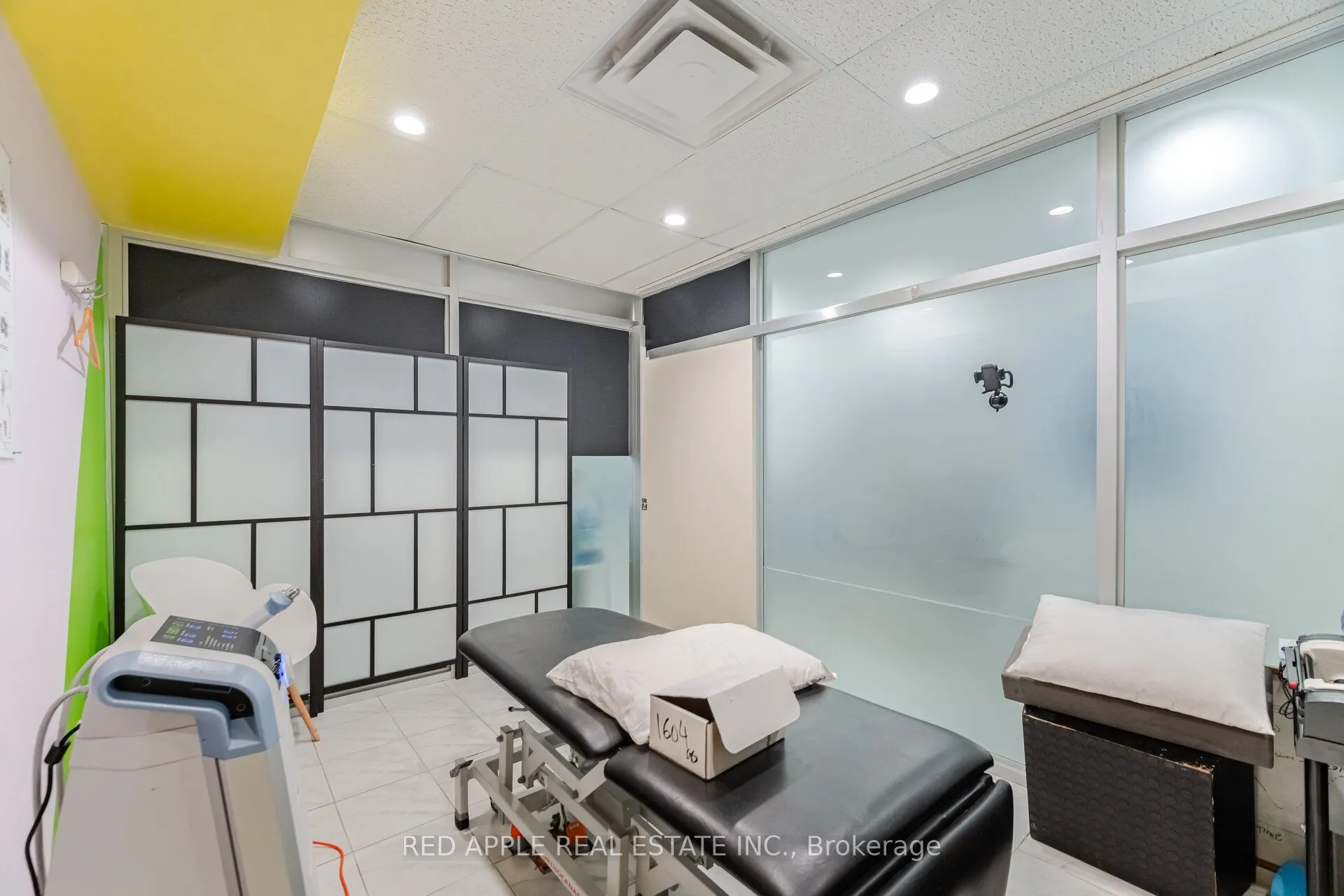 799 Bloor Street W