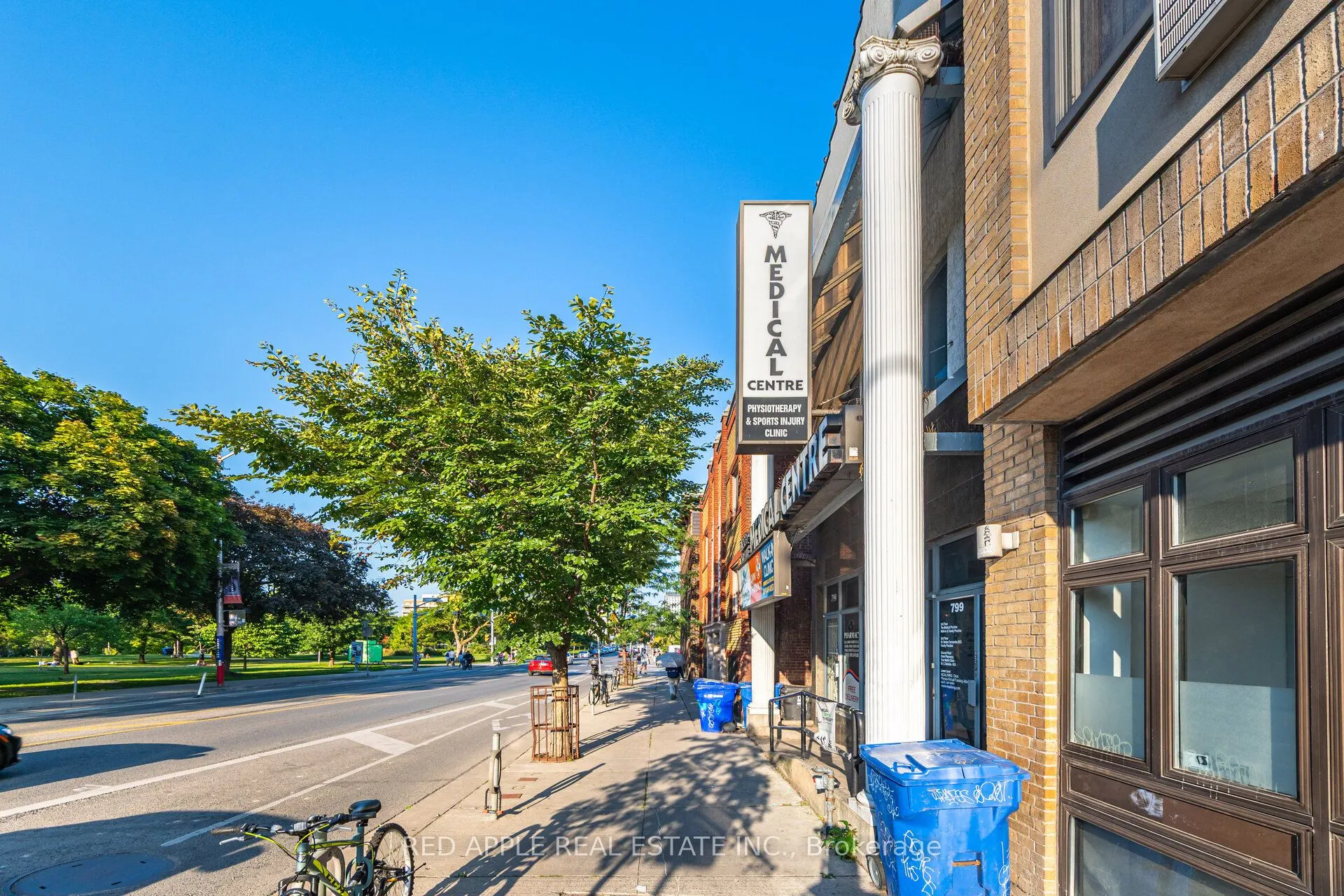 799 Bloor Street W