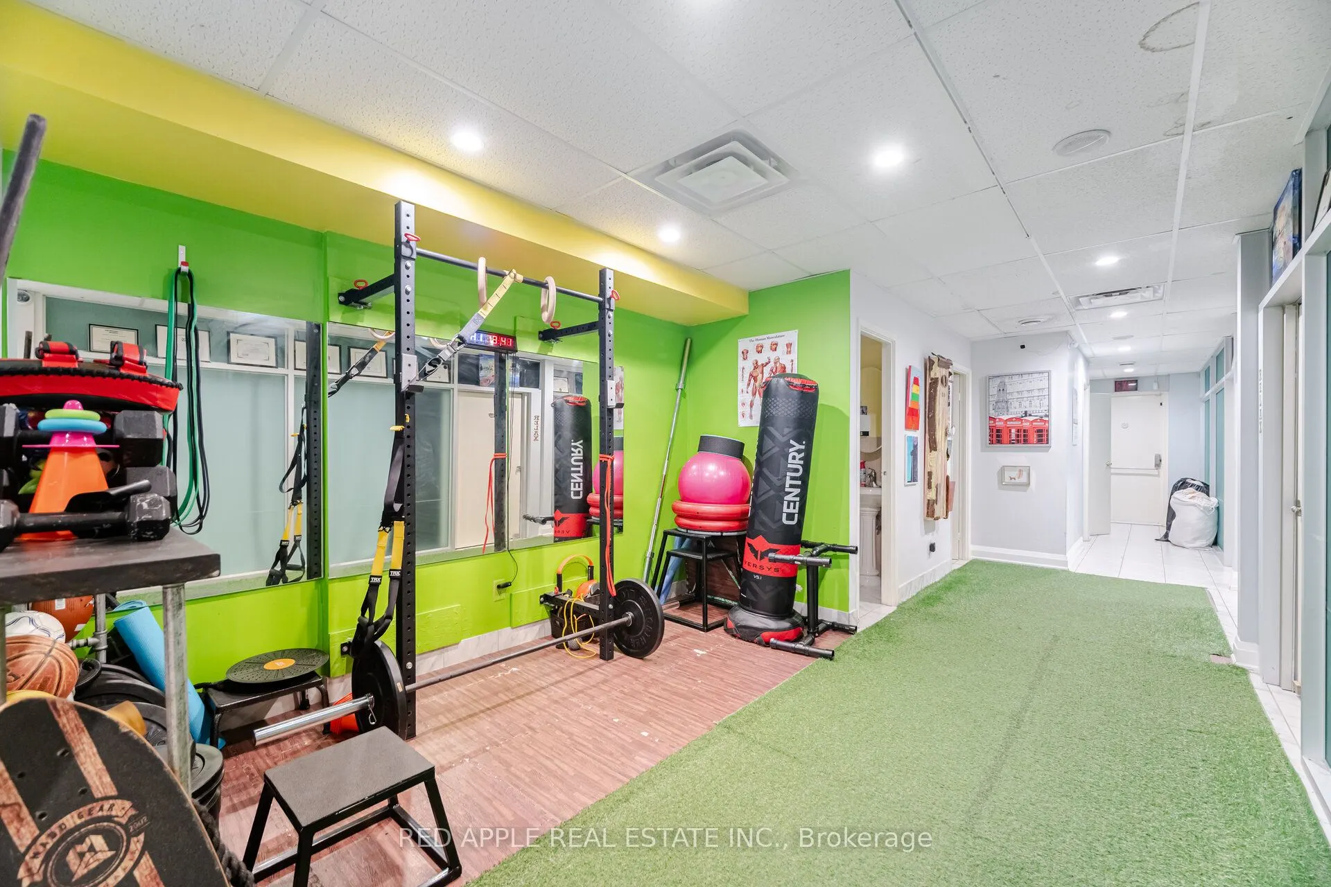 799 Bloor Street W