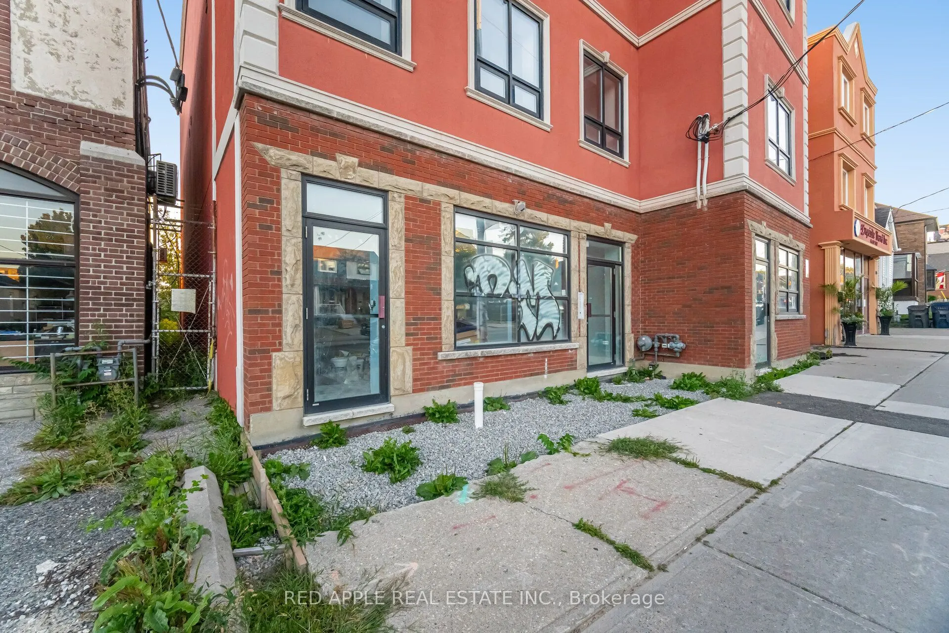 416 Oakwood Avenue