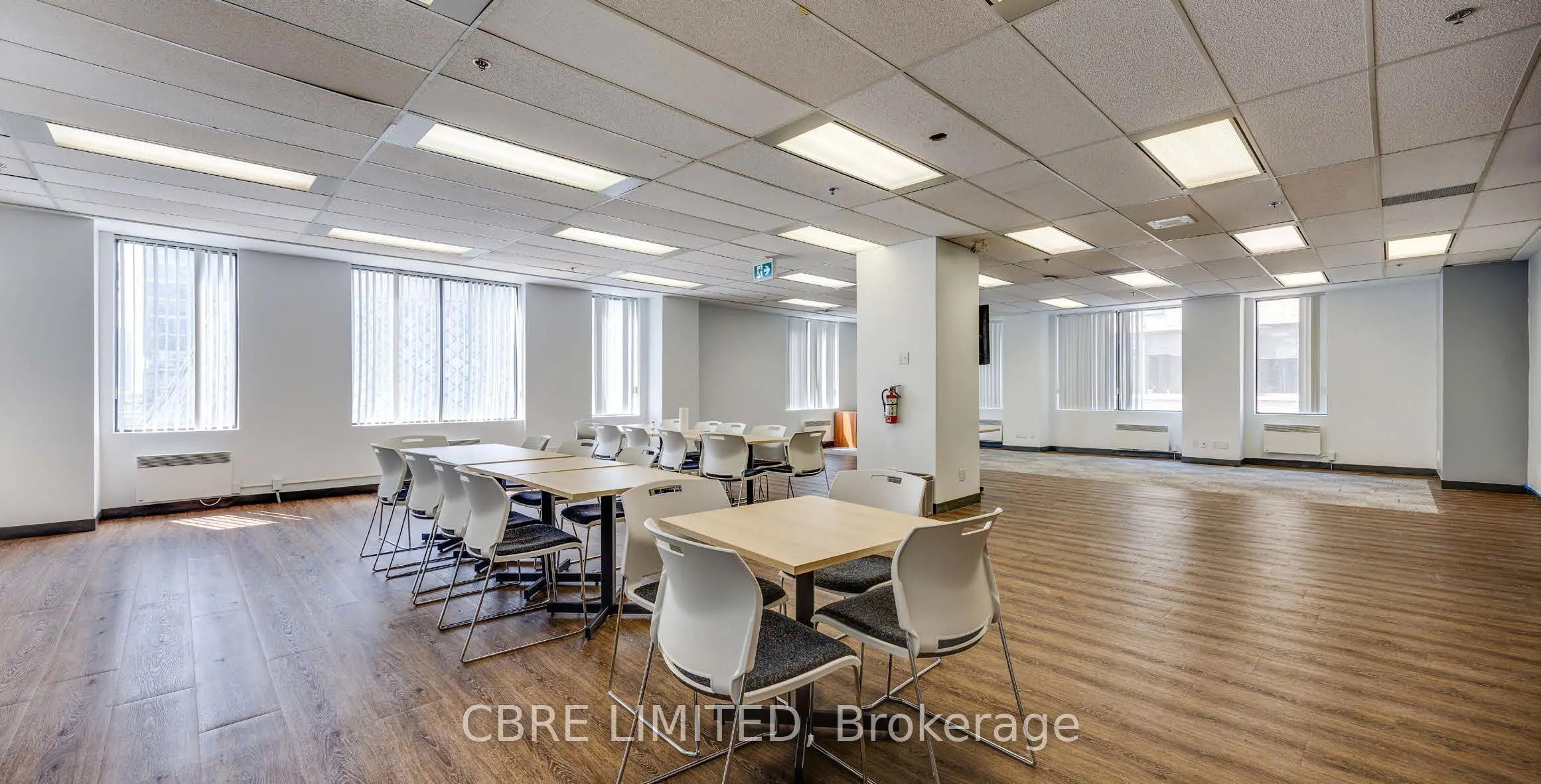 212 King Street W, #400