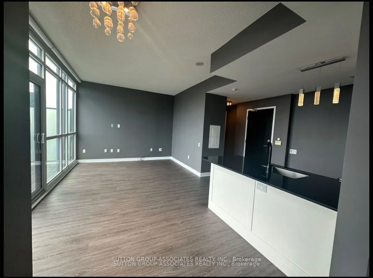 775 King Street W, #1003