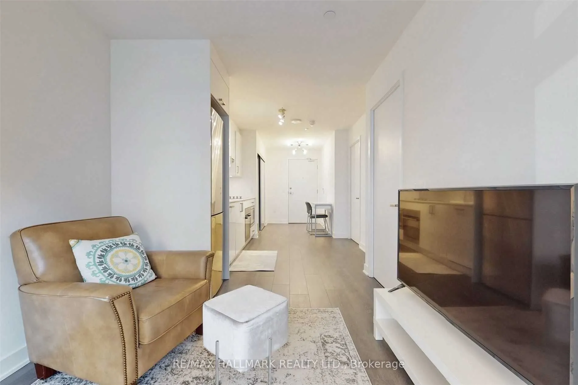 195 Redpath Avenue, #205