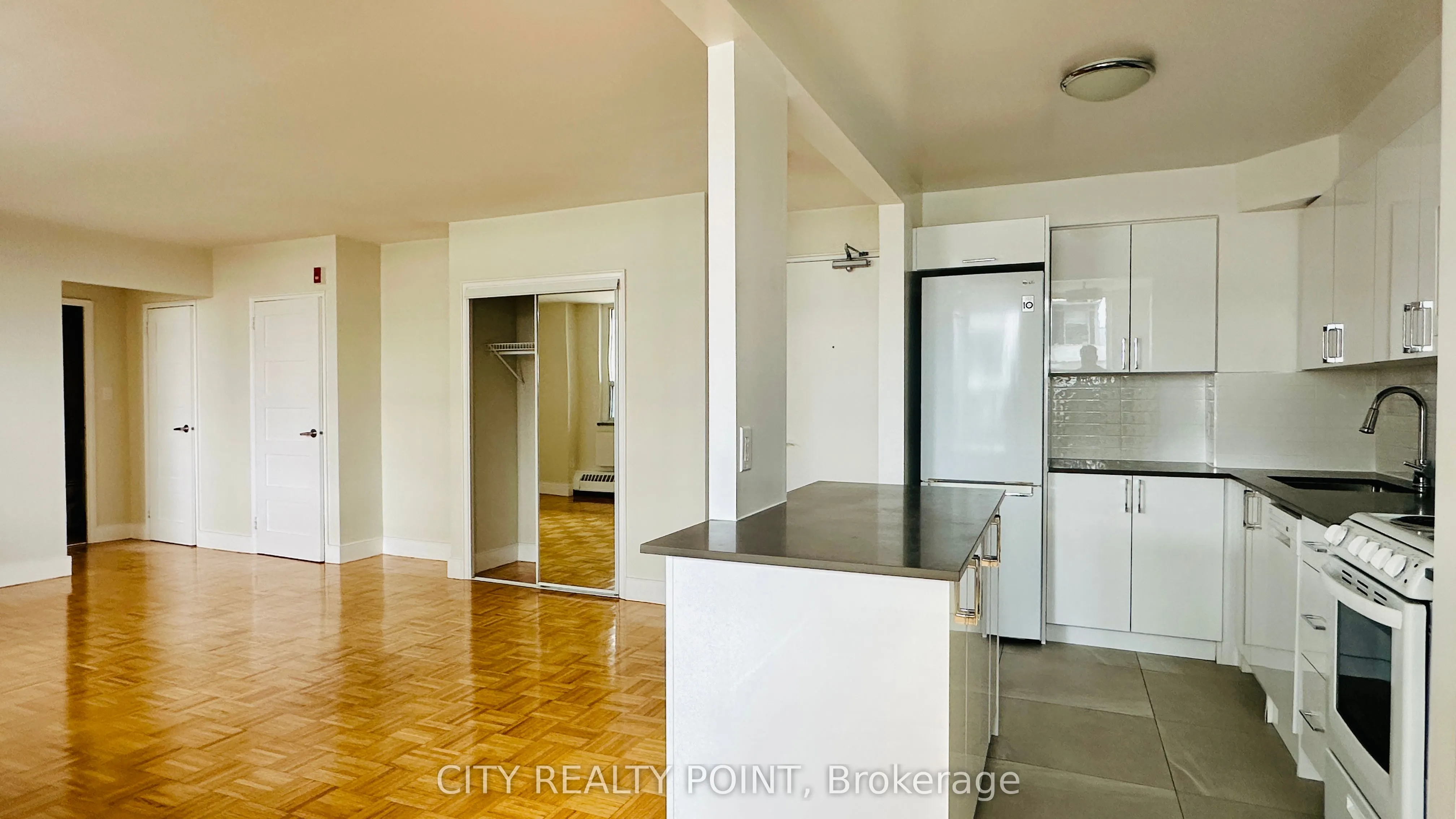 490 Eglinton Street E, #506