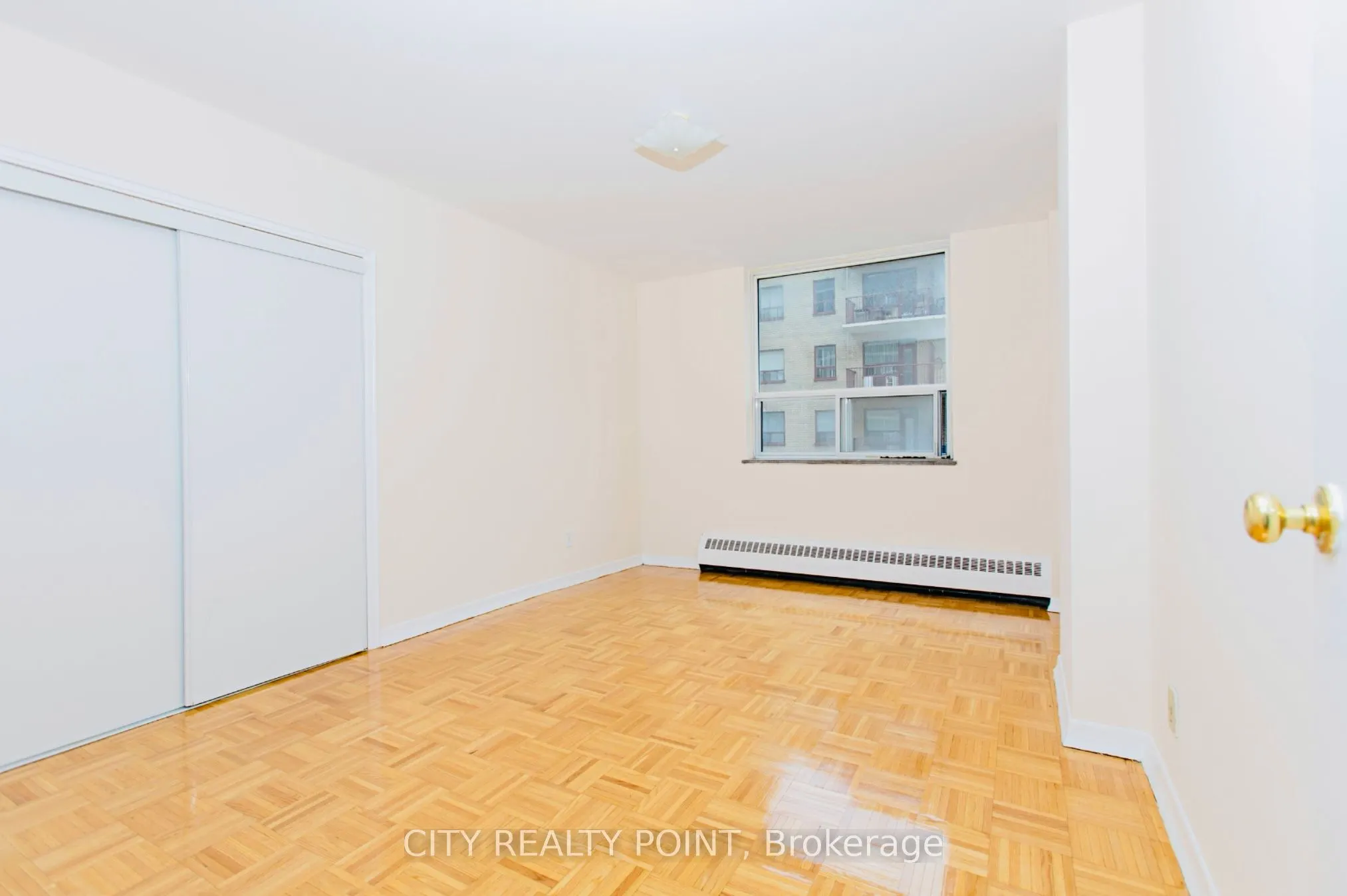 490 Eglinton Street E, #506