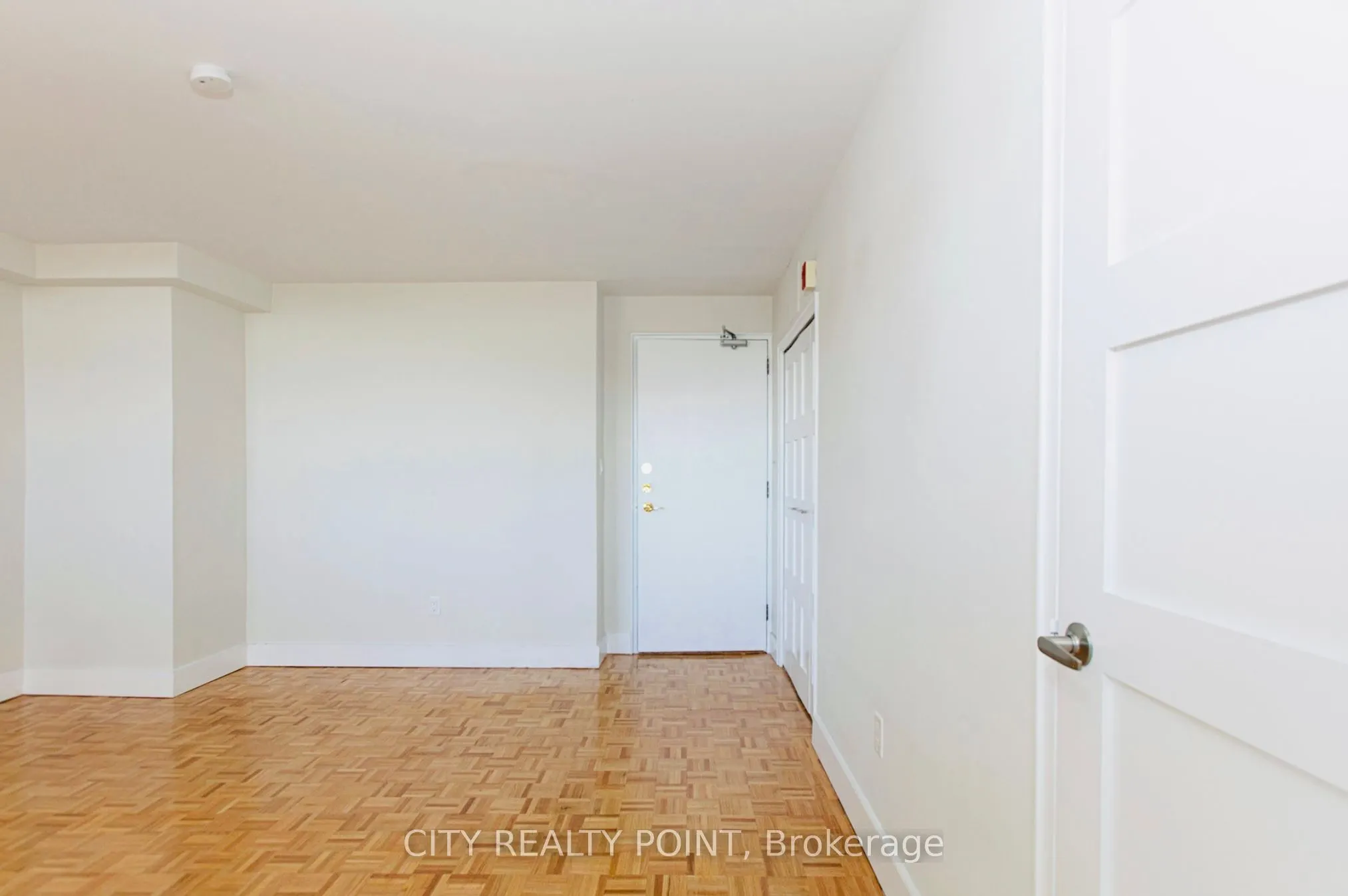 490 Eglinton Street E, #506