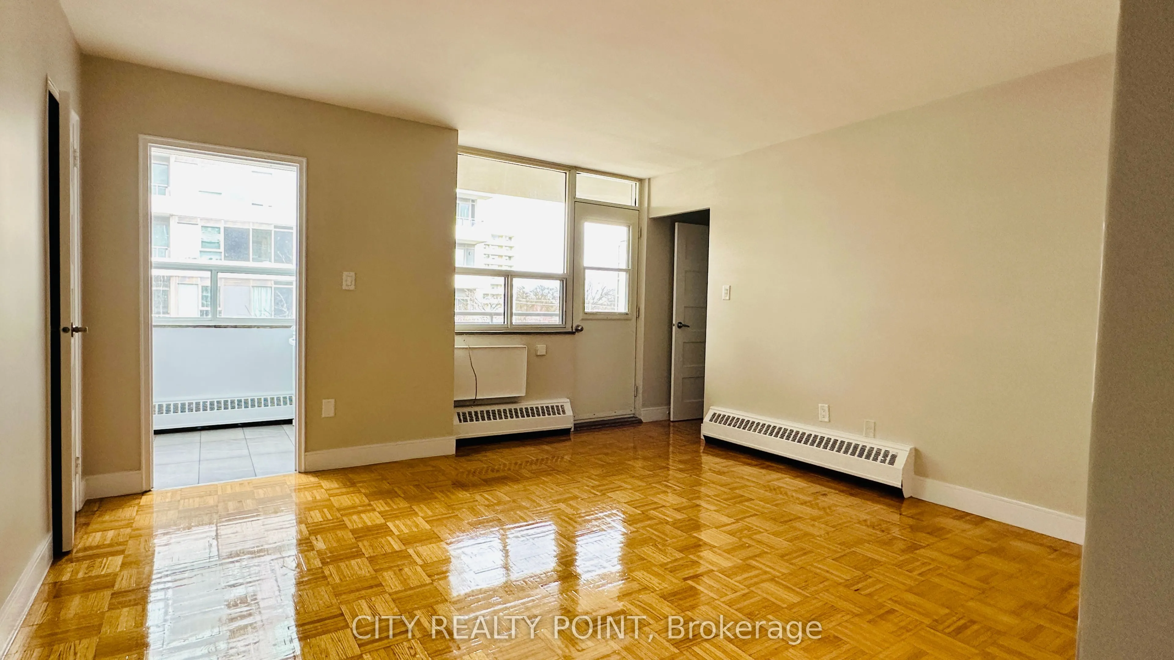 490 Eglinton Street E, #506