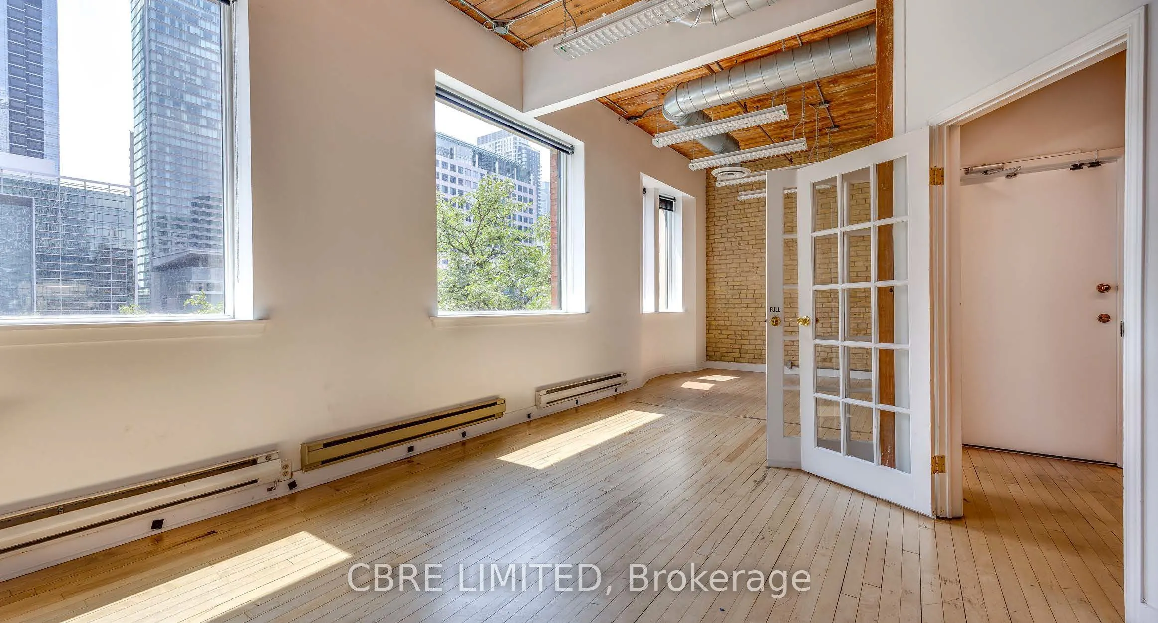 220 King Street W, #300