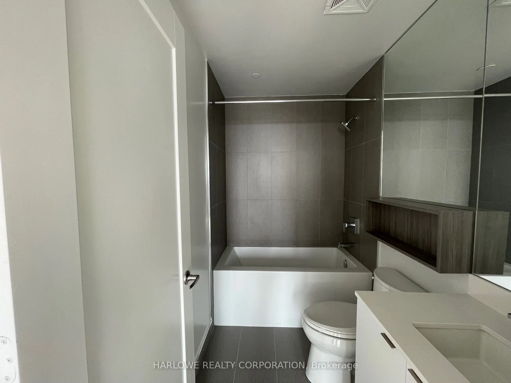135 Lower Sherbourne Street, #2327 W