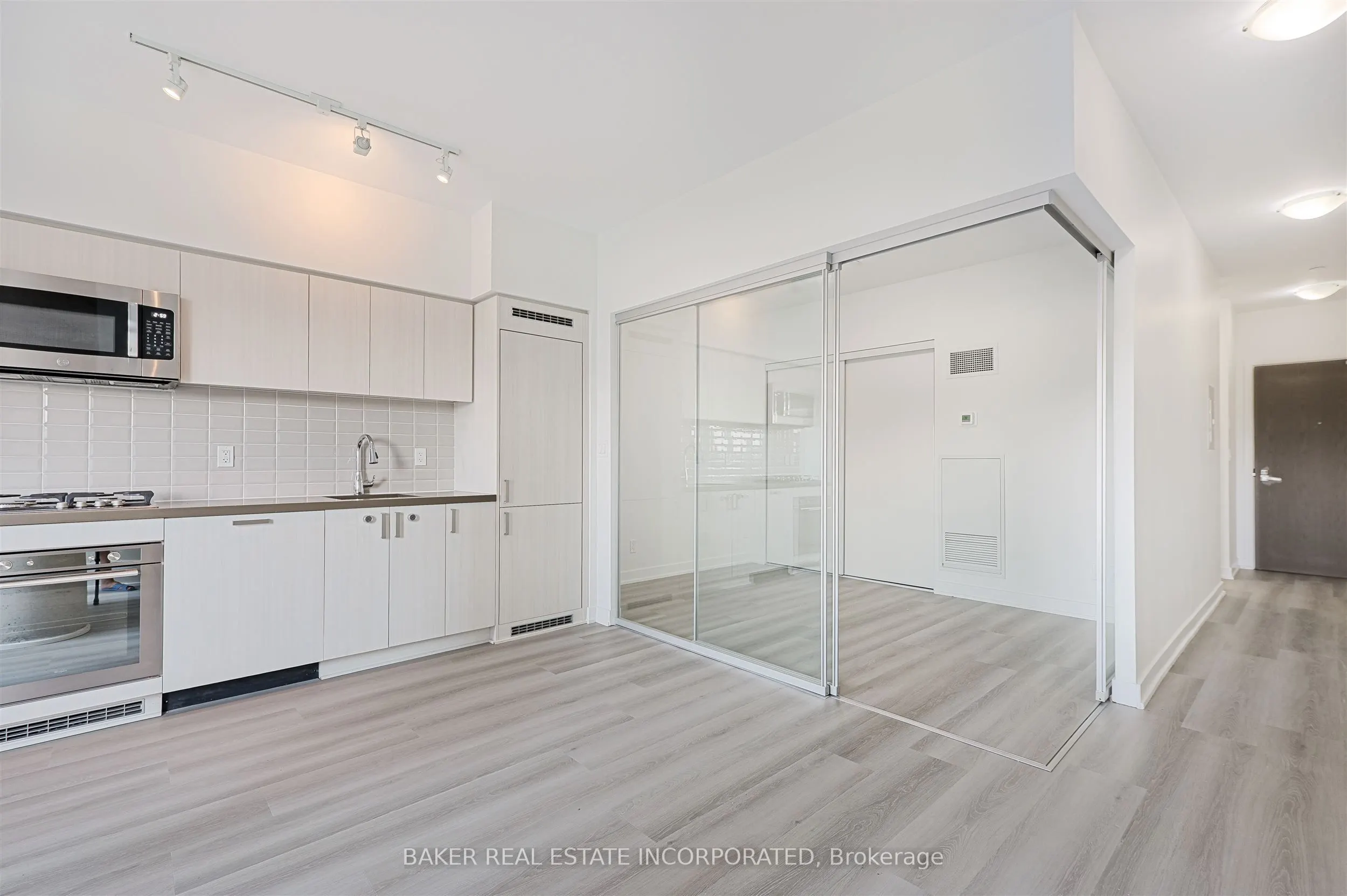 501 St Clair Avenue W, #219