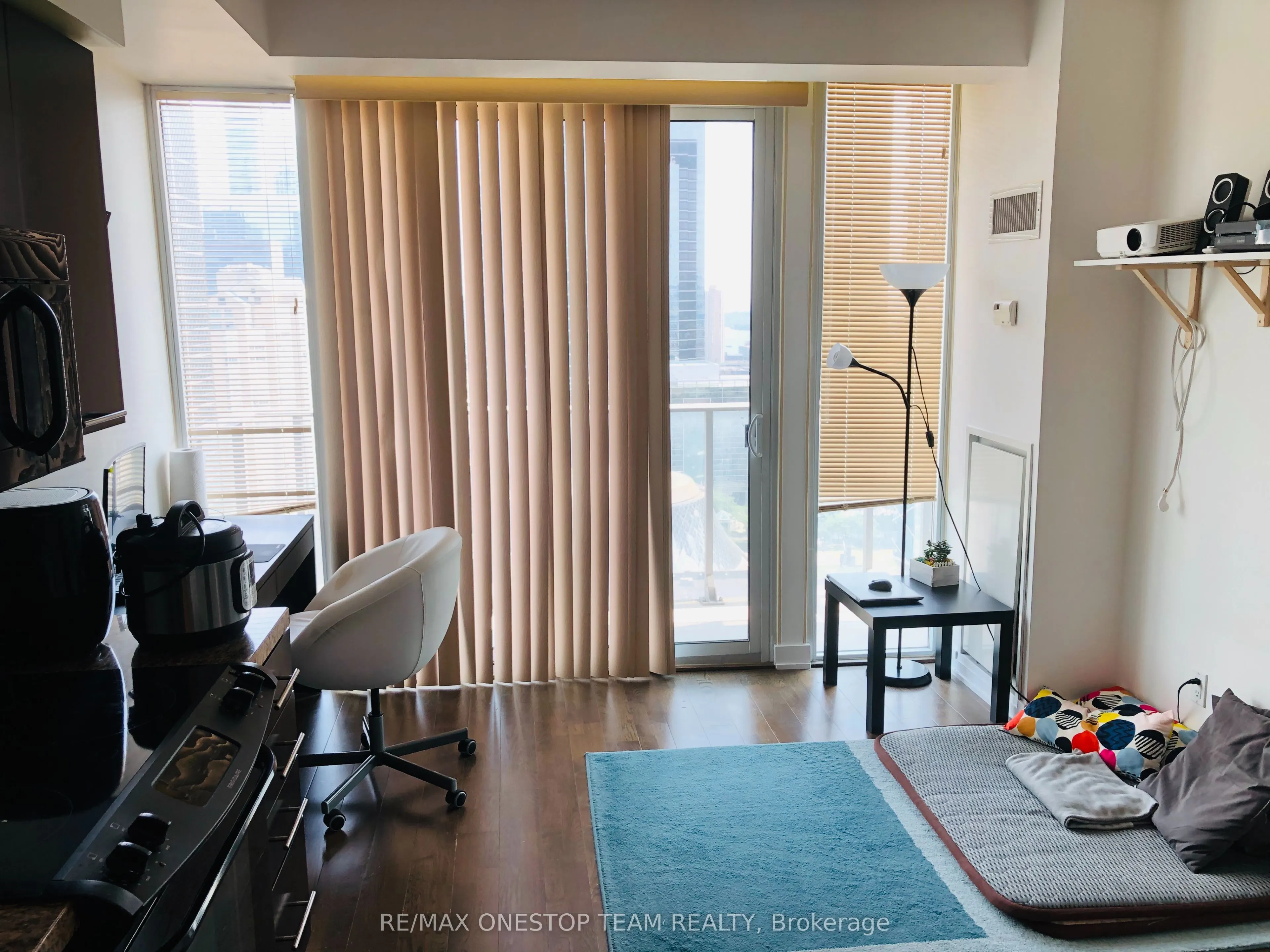 126 Simcoe Street, #2409
