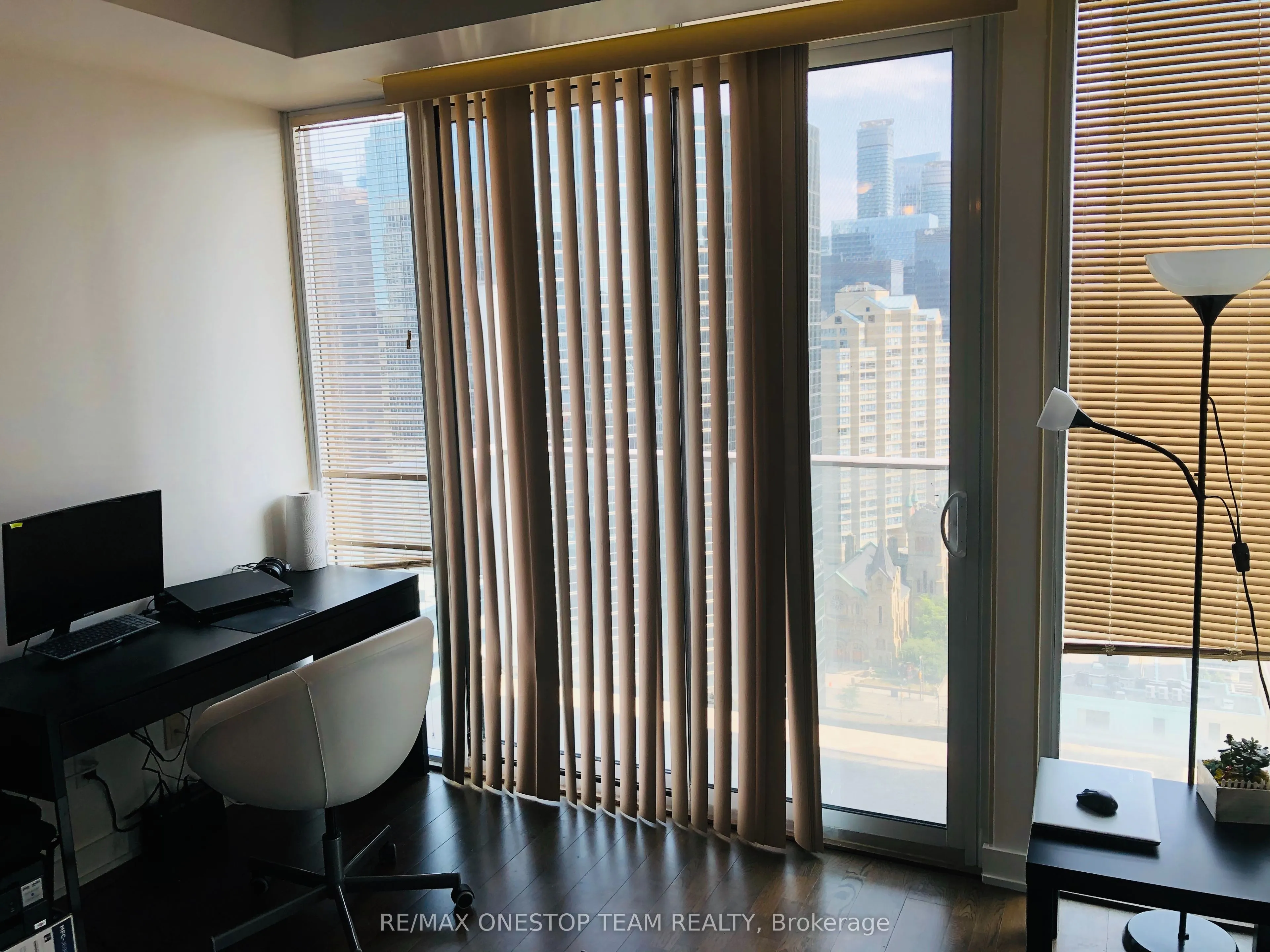 126 Simcoe Street, #2409